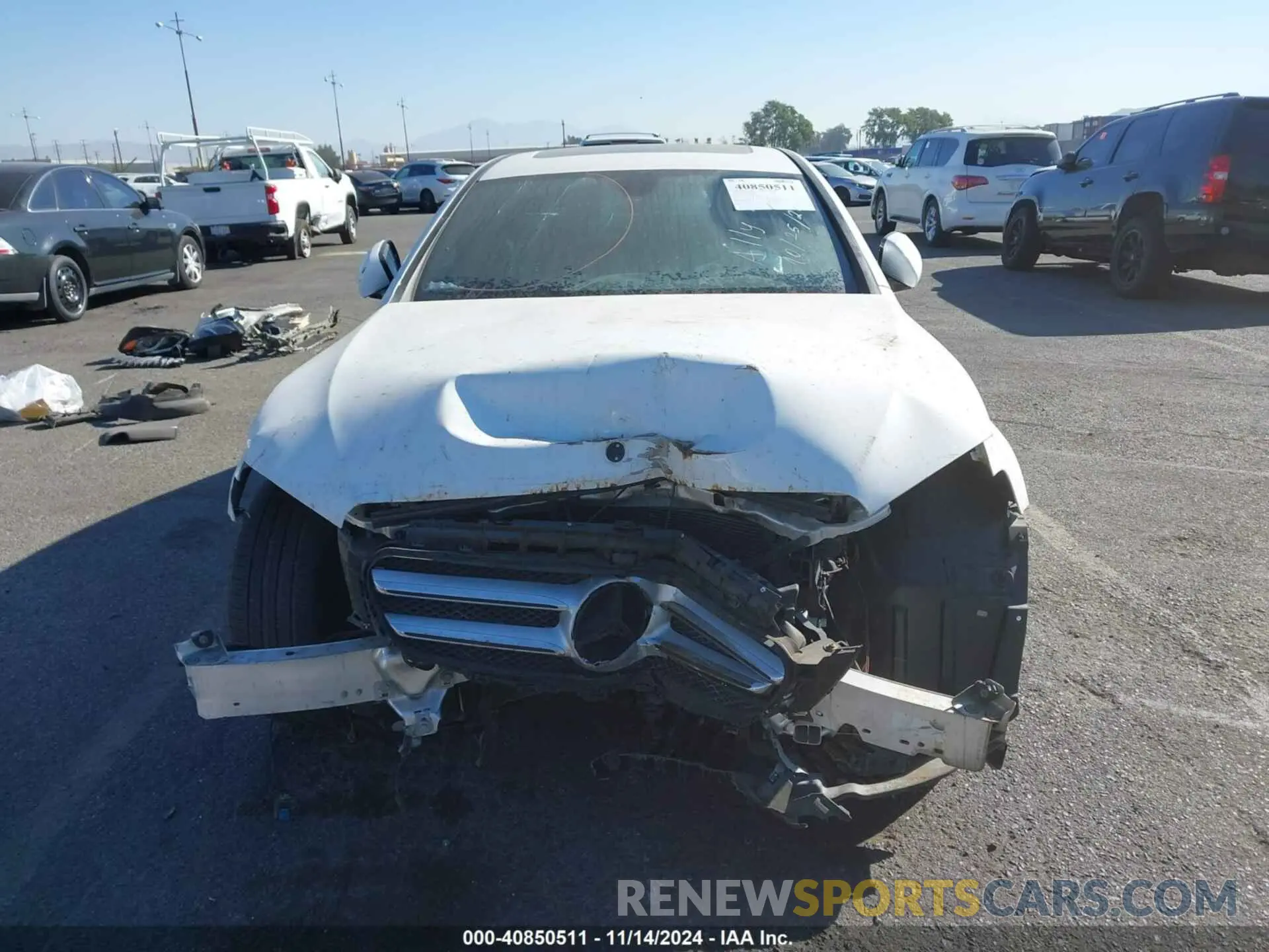 13 Photograph of a damaged car WDDZF4JB7KA589144 MERCEDES-BENZ E 300 2019