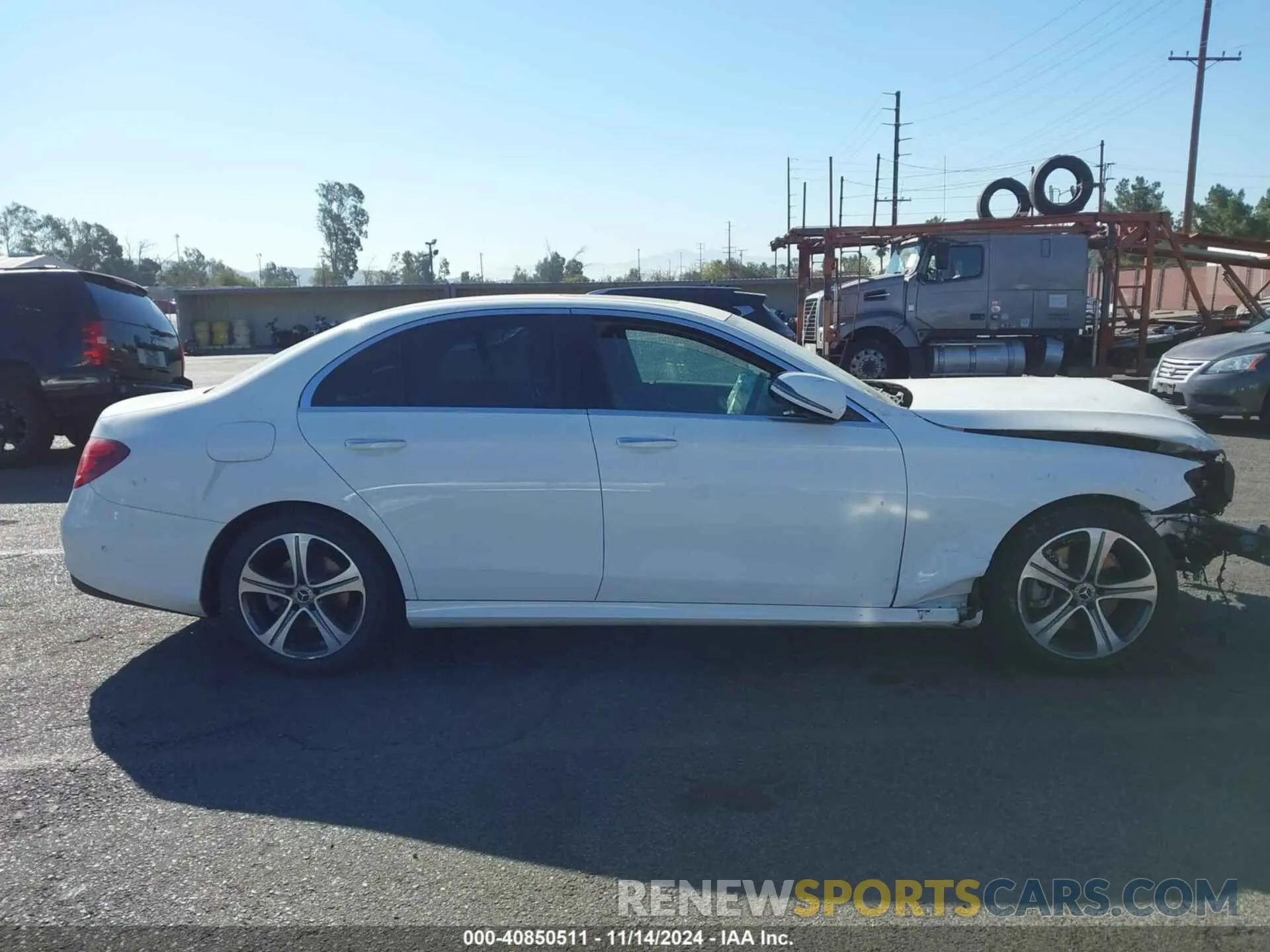 14 Photograph of a damaged car WDDZF4JB7KA589144 MERCEDES-BENZ E 300 2019