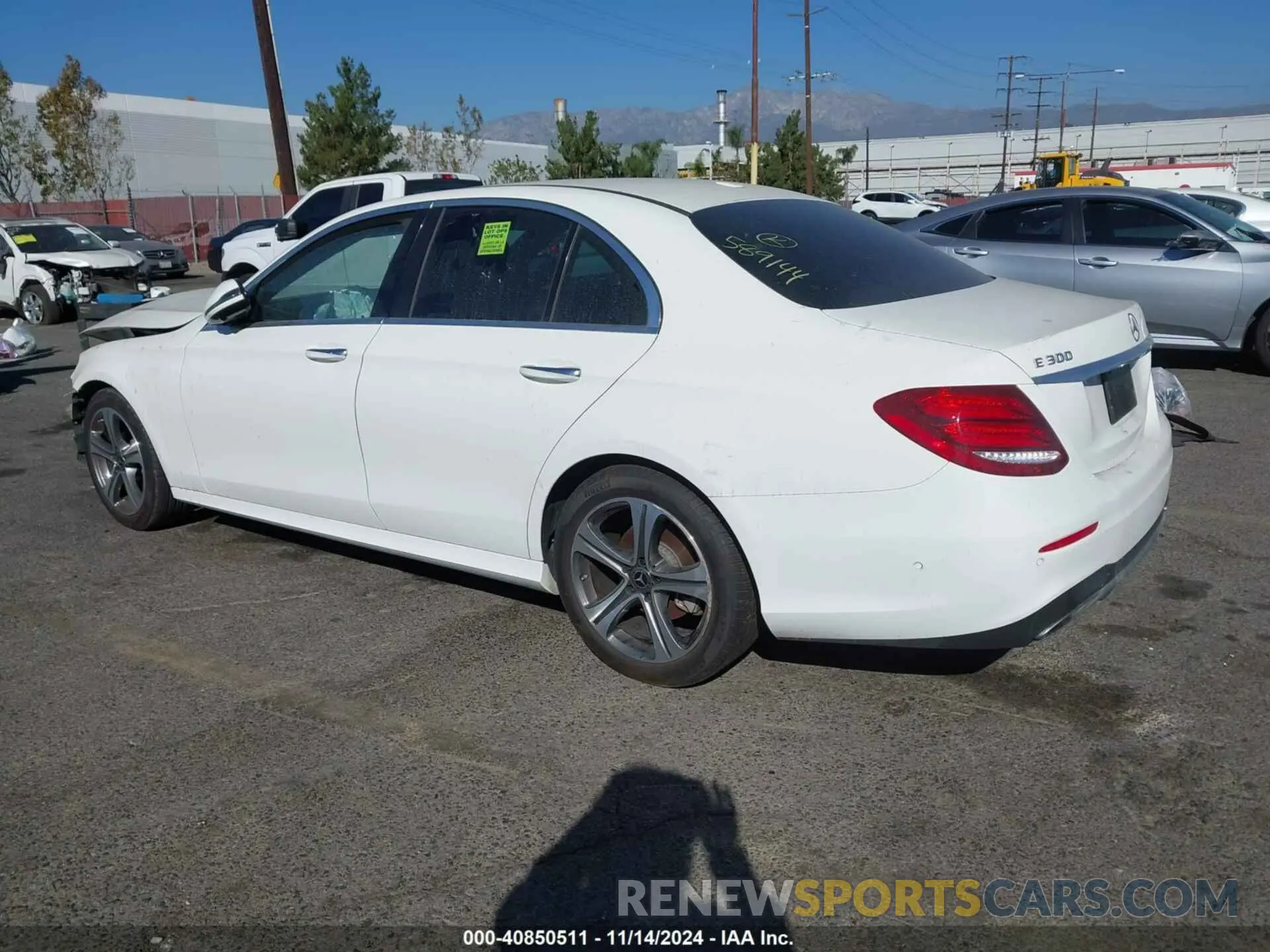 3 Photograph of a damaged car WDDZF4JB7KA589144 MERCEDES-BENZ E 300 2019