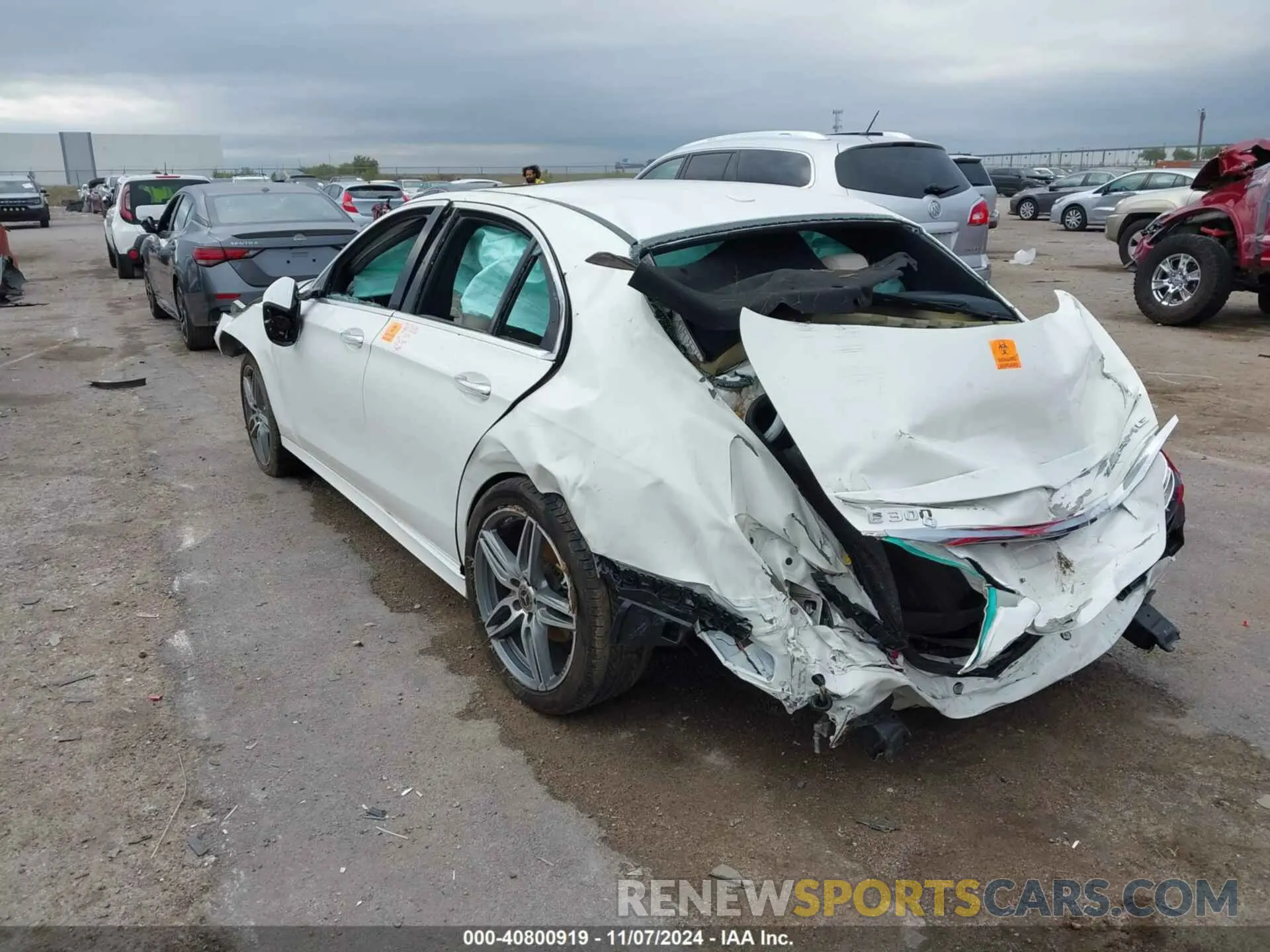 3 Photograph of a damaged car WDDZF4JB7KA658866 MERCEDES-BENZ E 300 2019
