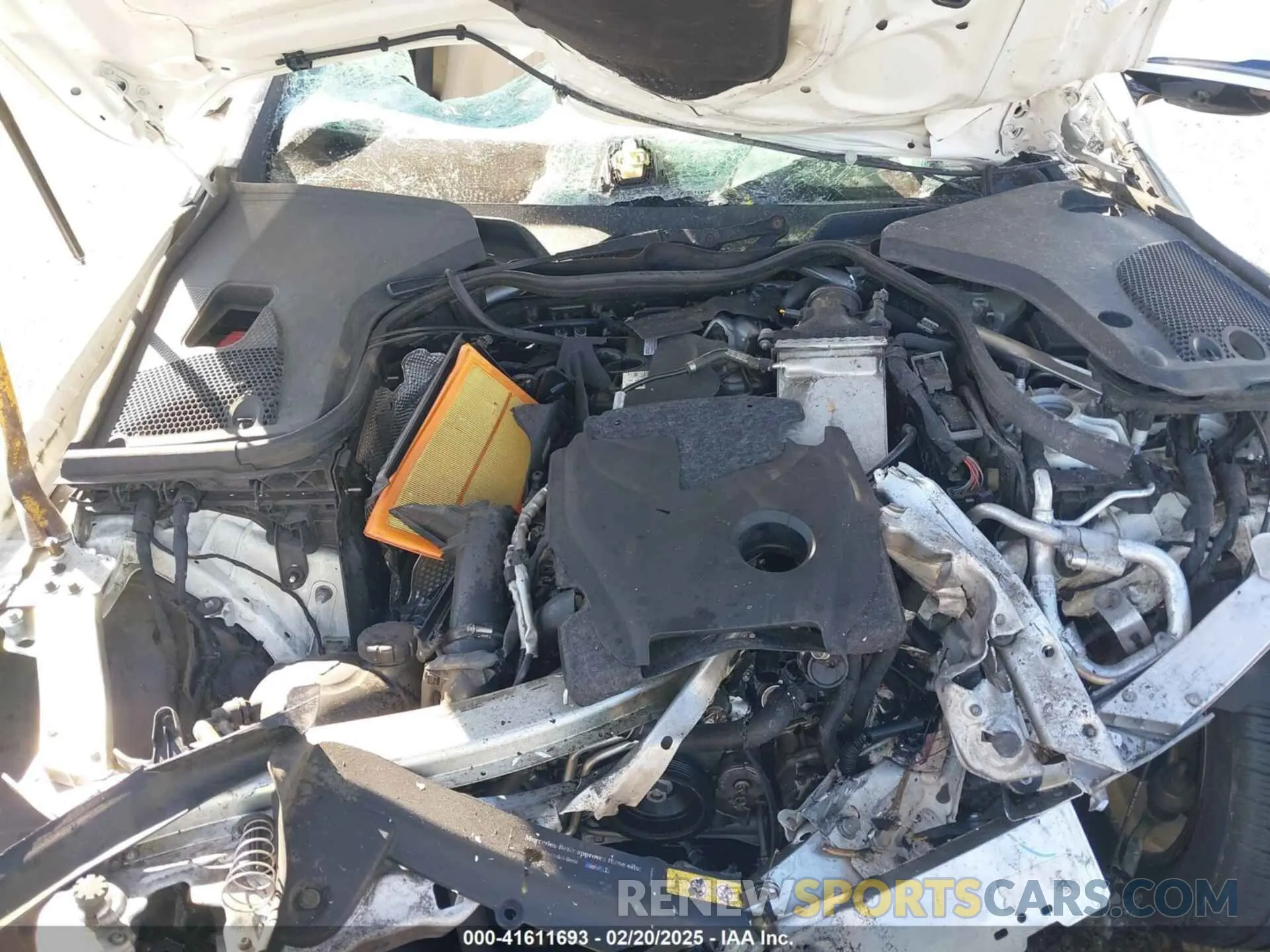 10 Photograph of a damaged car WDDZF4JB8KA505980 MERCEDES-BENZ E 300 2019