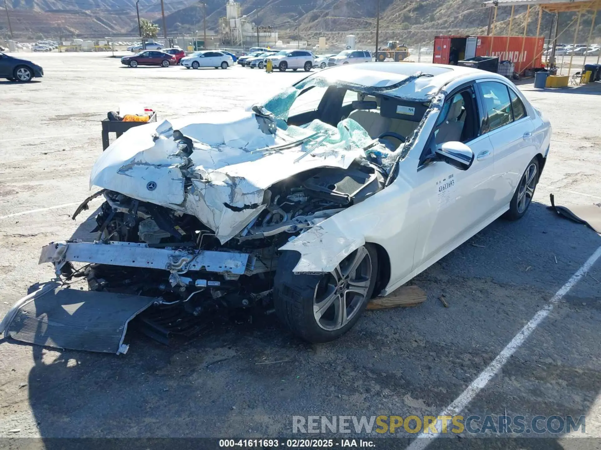 2 Photograph of a damaged car WDDZF4JB8KA505980 MERCEDES-BENZ E 300 2019