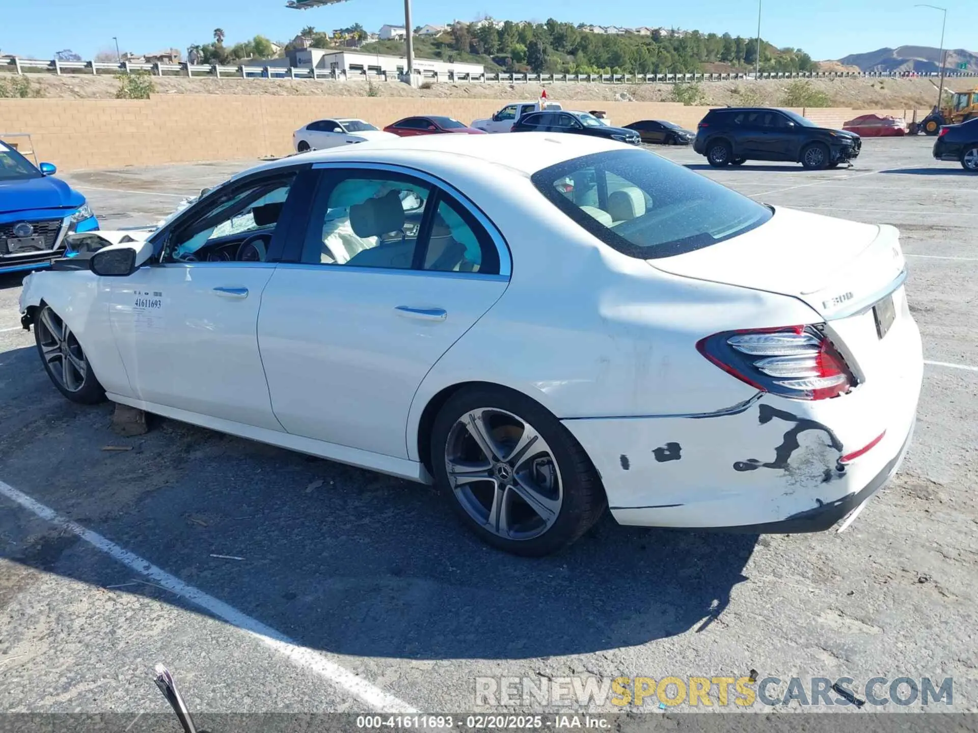 3 Photograph of a damaged car WDDZF4JB8KA505980 MERCEDES-BENZ E 300 2019