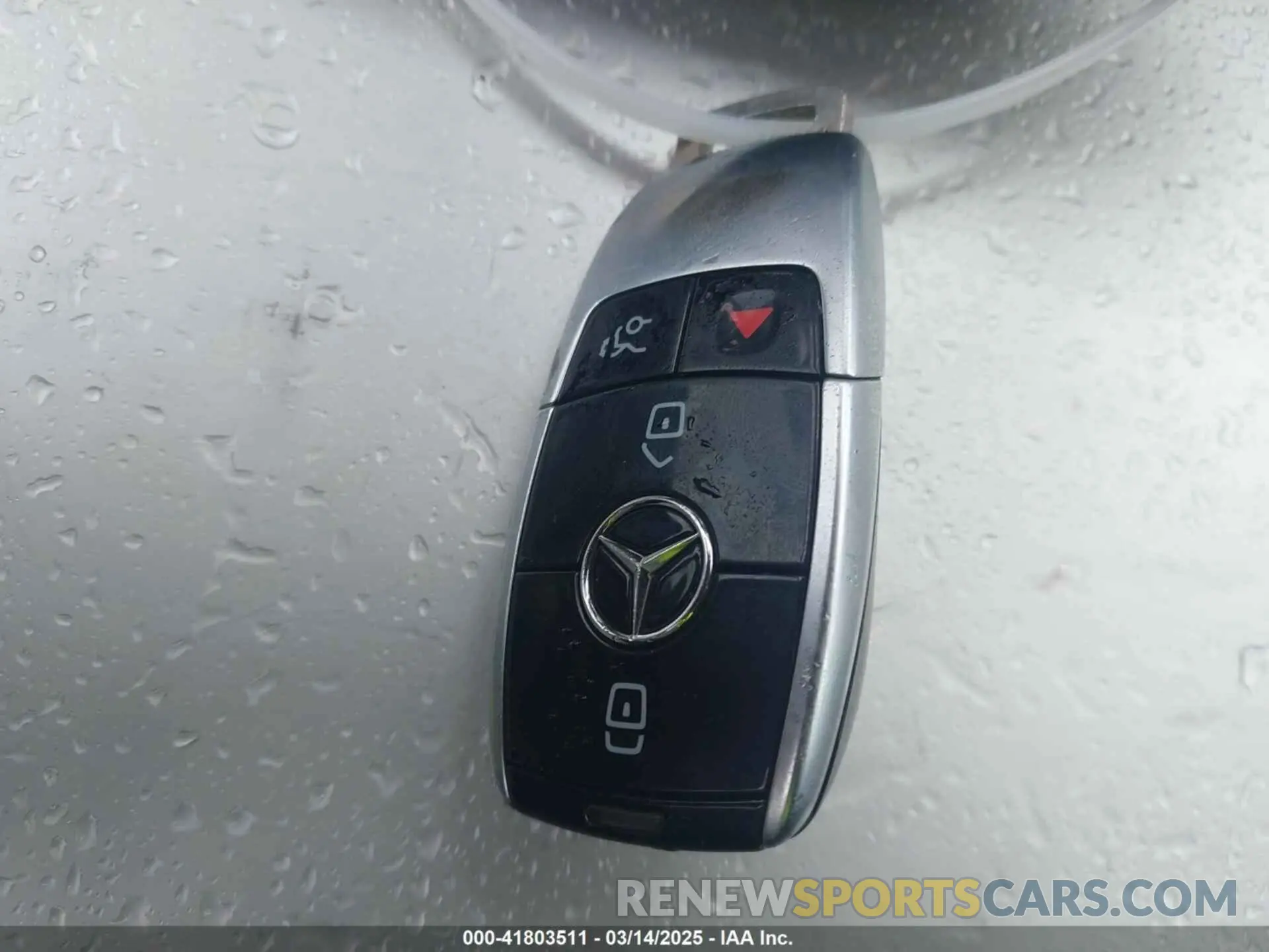 11 Photograph of a damaged car WDDZF4JB8KA526831 MERCEDES-BENZ E 300 2019