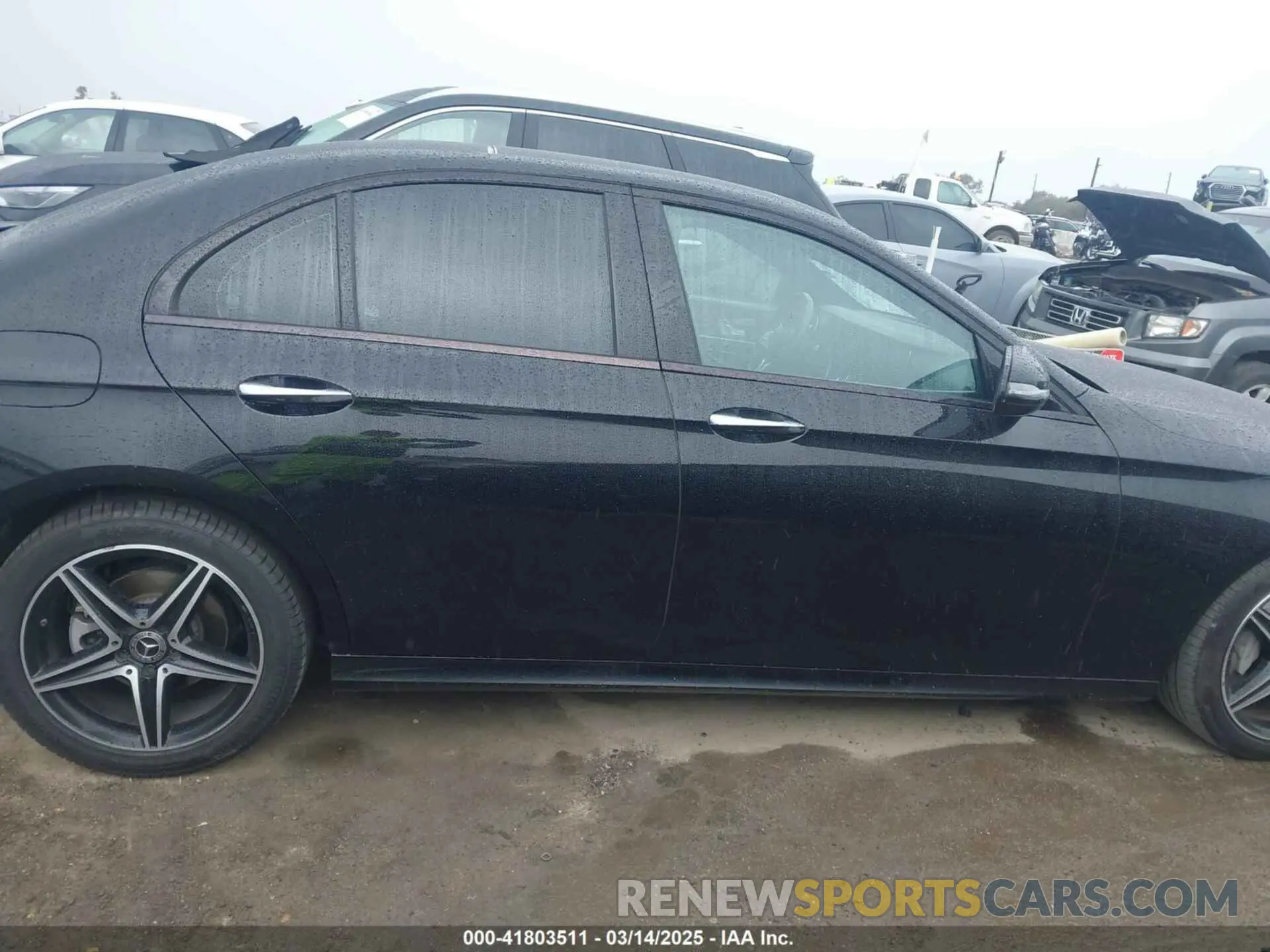 14 Photograph of a damaged car WDDZF4JB8KA526831 MERCEDES-BENZ E 300 2019