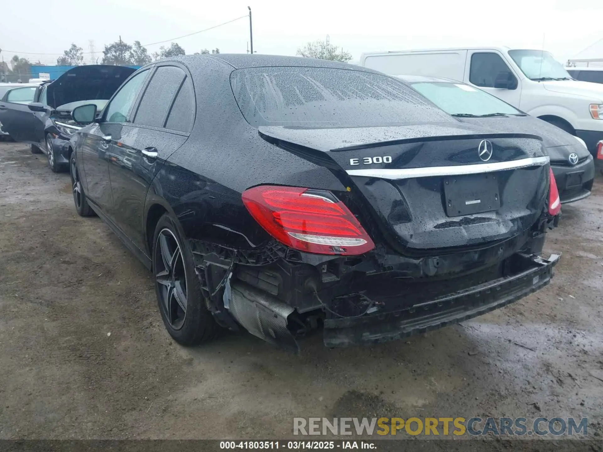 3 Photograph of a damaged car WDDZF4JB8KA526831 MERCEDES-BENZ E 300 2019