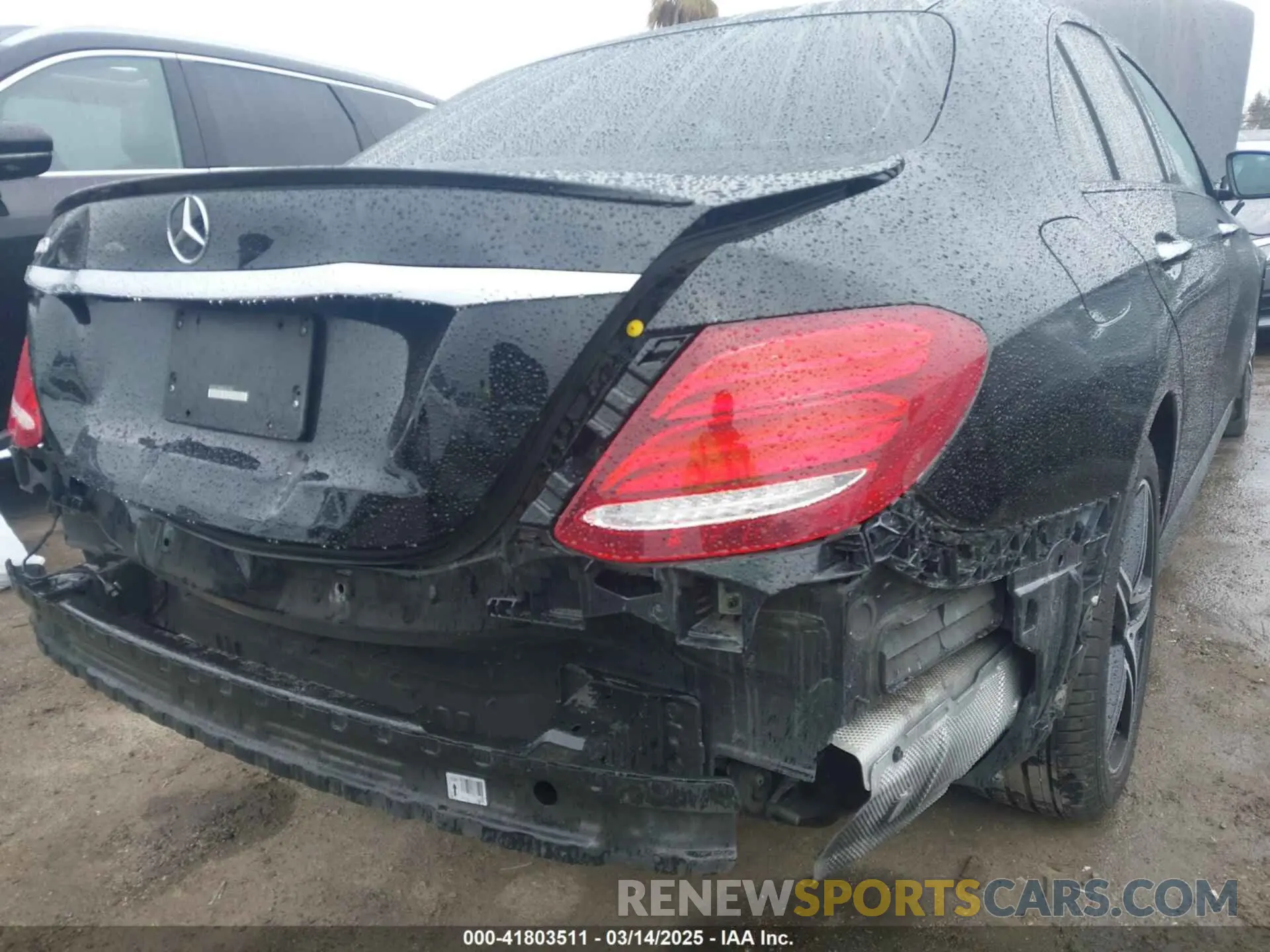 6 Photograph of a damaged car WDDZF4JB8KA526831 MERCEDES-BENZ E 300 2019