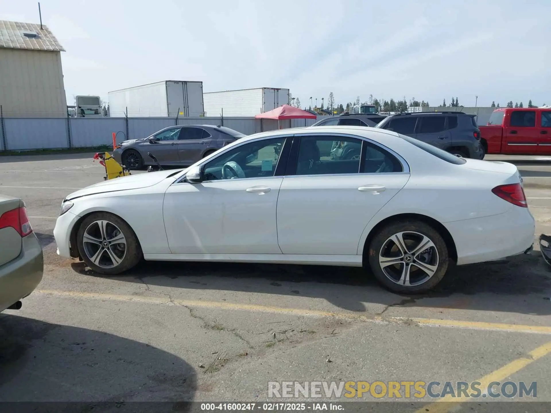 14 Photograph of a damaged car WDDZF4JB8KA597205 MERCEDES-BENZ E 300 2019