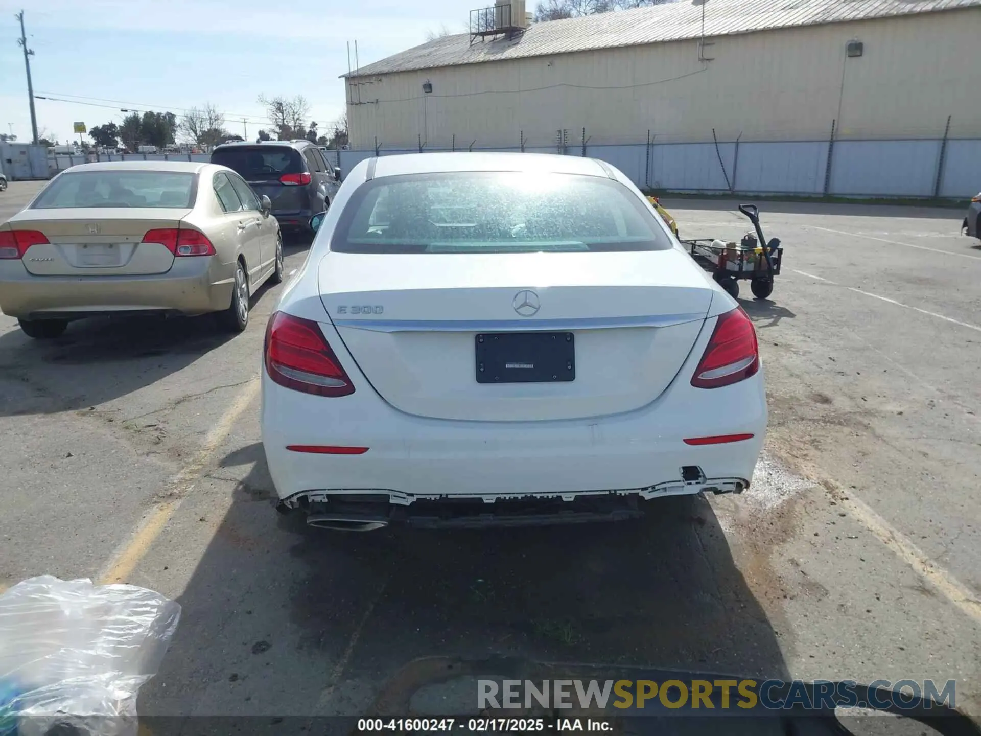 16 Photograph of a damaged car WDDZF4JB8KA597205 MERCEDES-BENZ E 300 2019