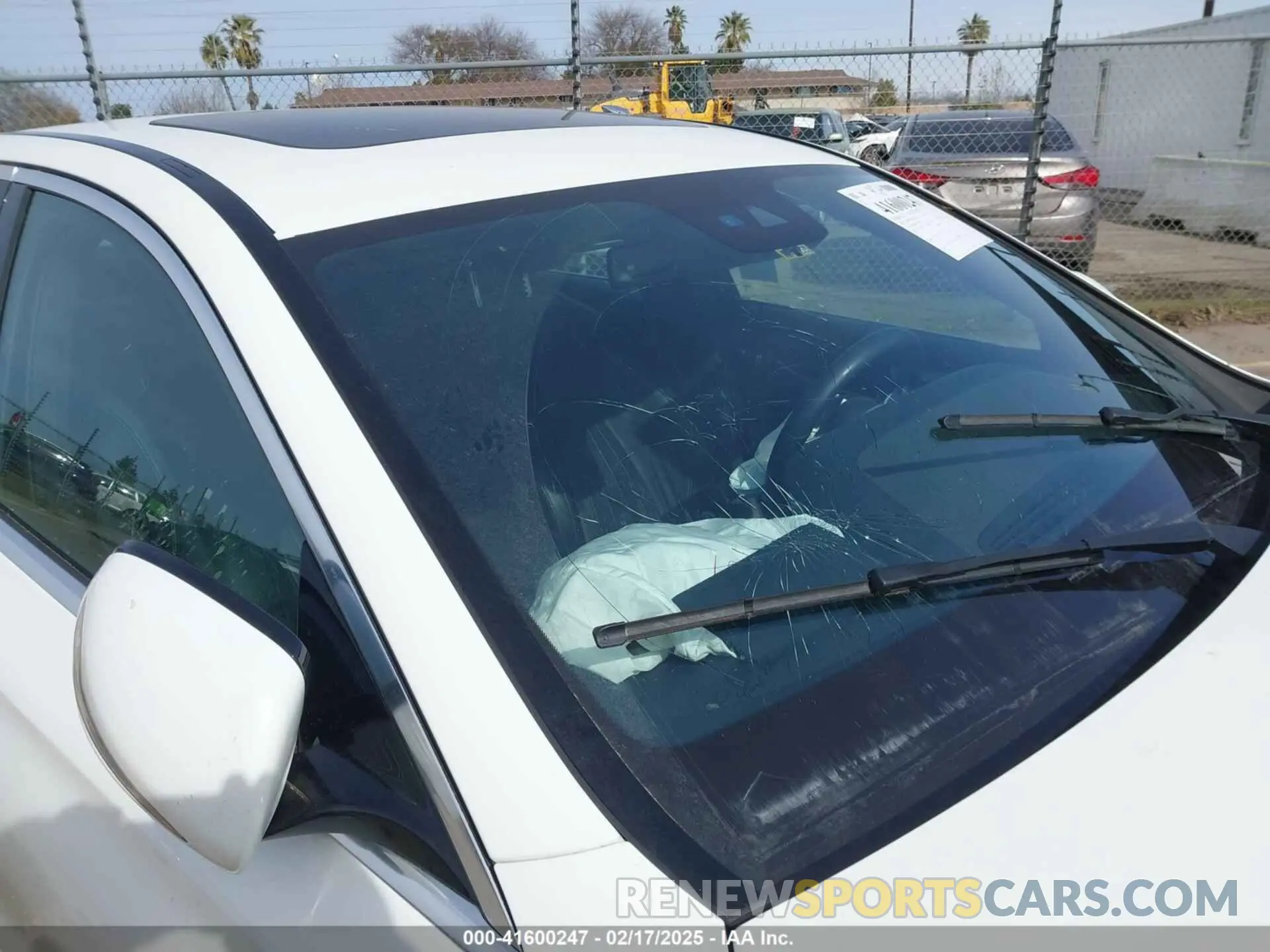 19 Photograph of a damaged car WDDZF4JB8KA597205 MERCEDES-BENZ E 300 2019