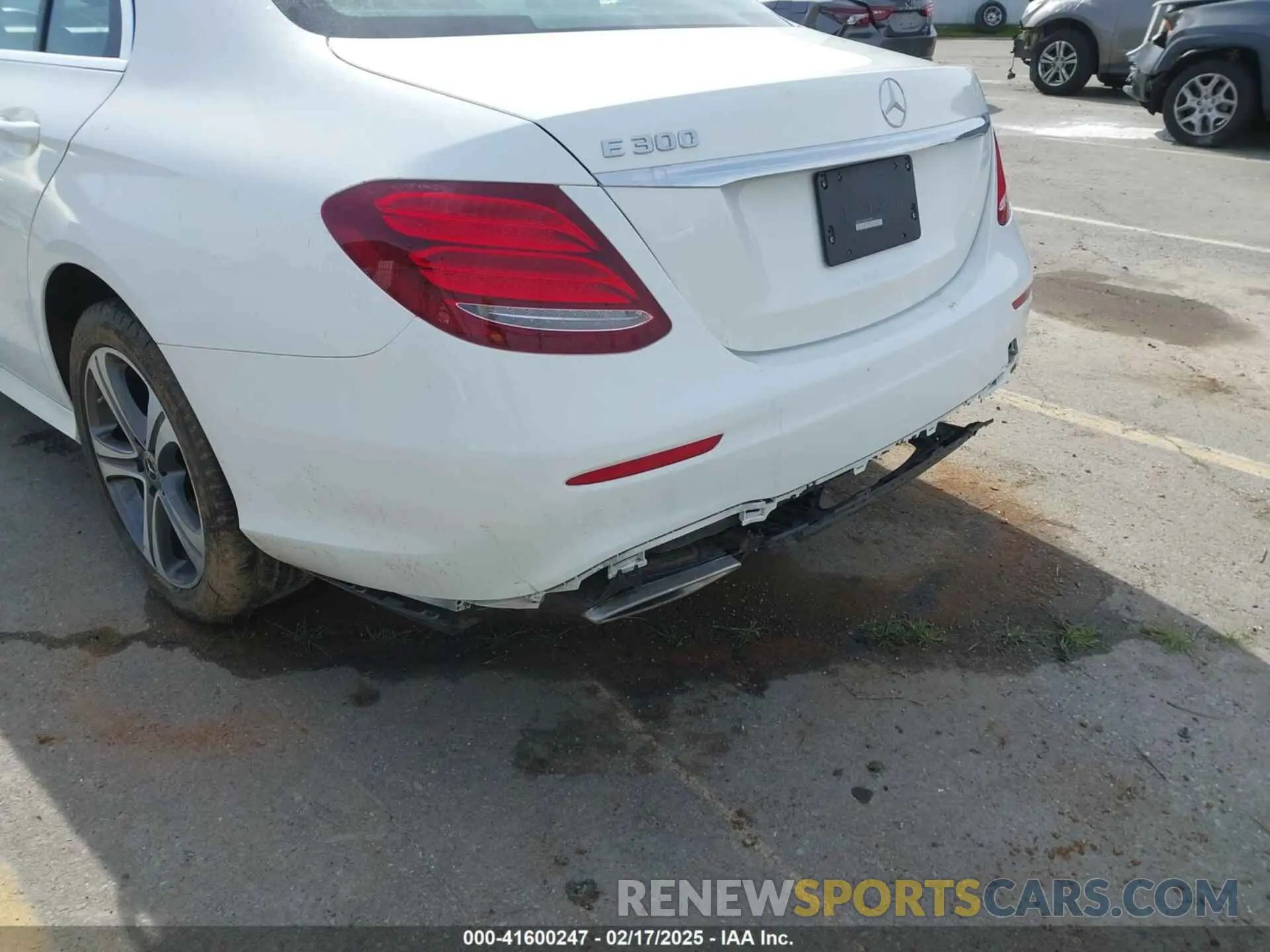 21 Photograph of a damaged car WDDZF4JB8KA597205 MERCEDES-BENZ E 300 2019
