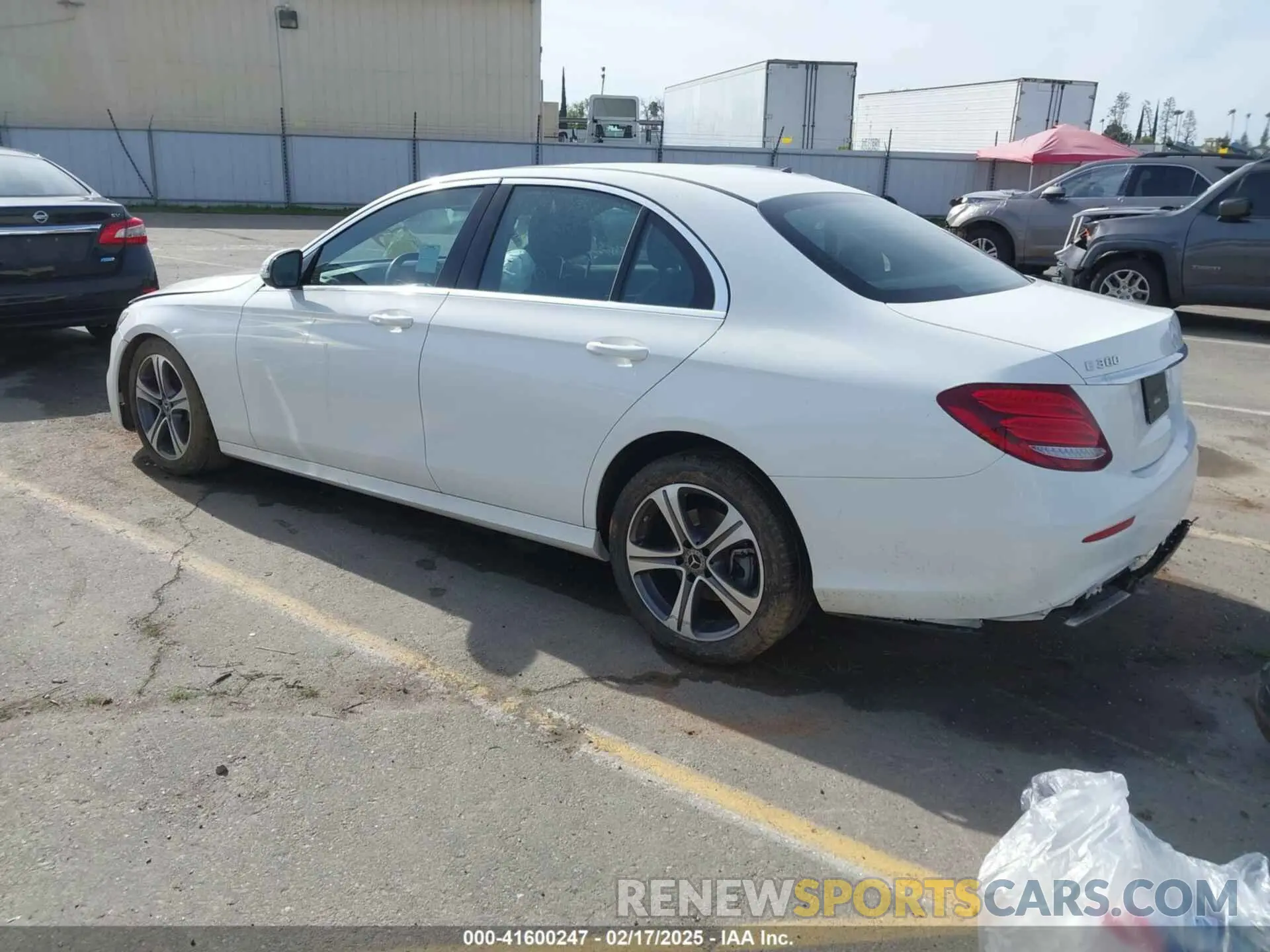 3 Photograph of a damaged car WDDZF4JB8KA597205 MERCEDES-BENZ E 300 2019