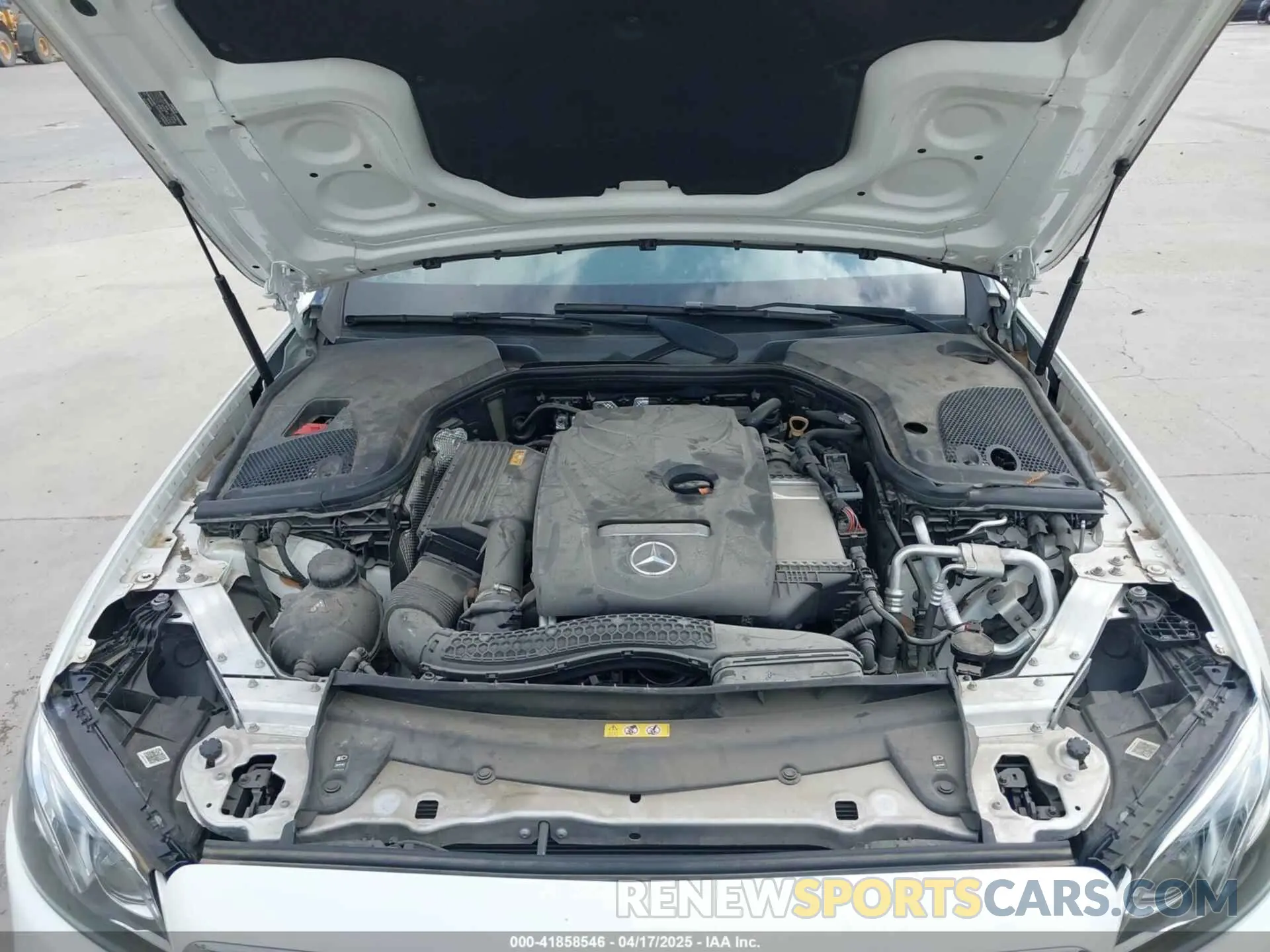 10 Photograph of a damaged car WDDZF4JB8KA619333 MERCEDES-BENZ E 300 2019
