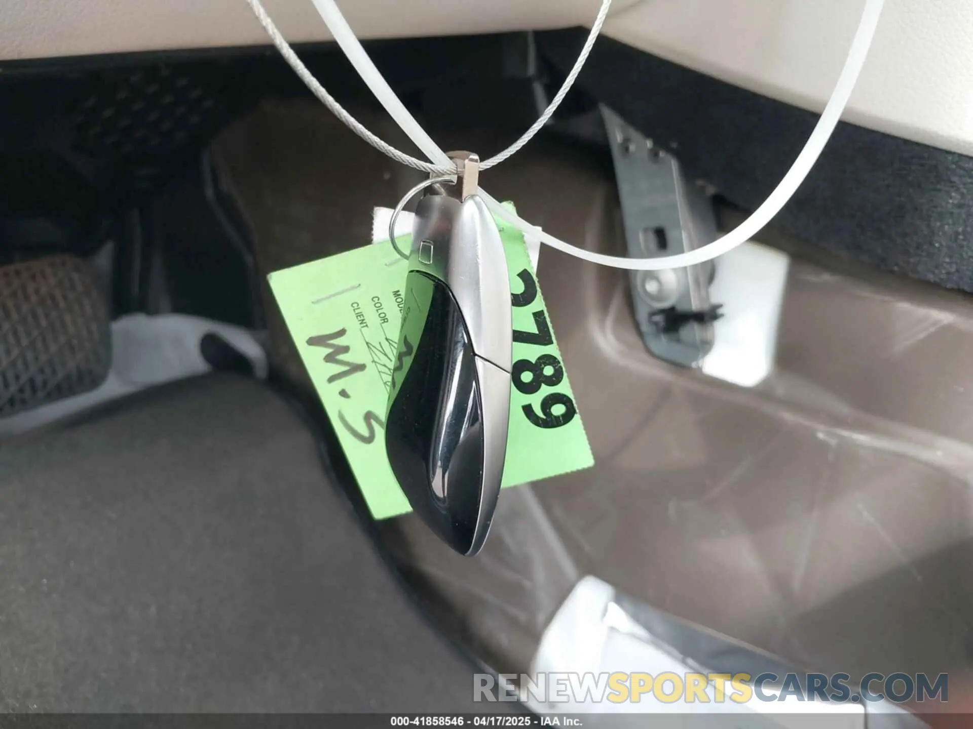 11 Photograph of a damaged car WDDZF4JB8KA619333 MERCEDES-BENZ E 300 2019
