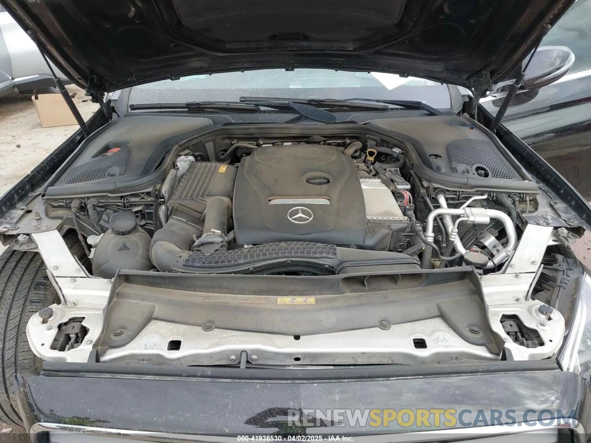 10 Photograph of a damaged car WDDZF4JB9KA547672 MERCEDES-BENZ E 300 2019