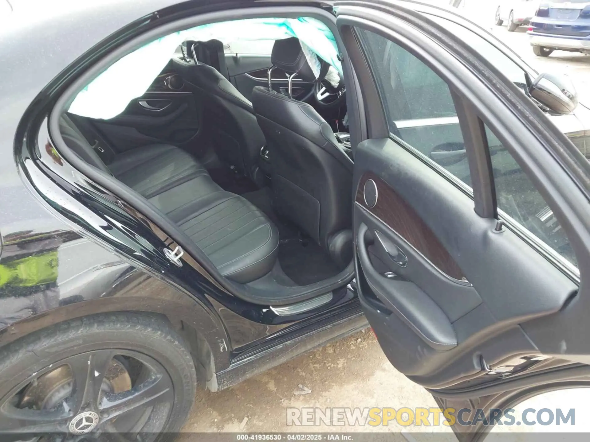 8 Photograph of a damaged car WDDZF4JB9KA547672 MERCEDES-BENZ E 300 2019