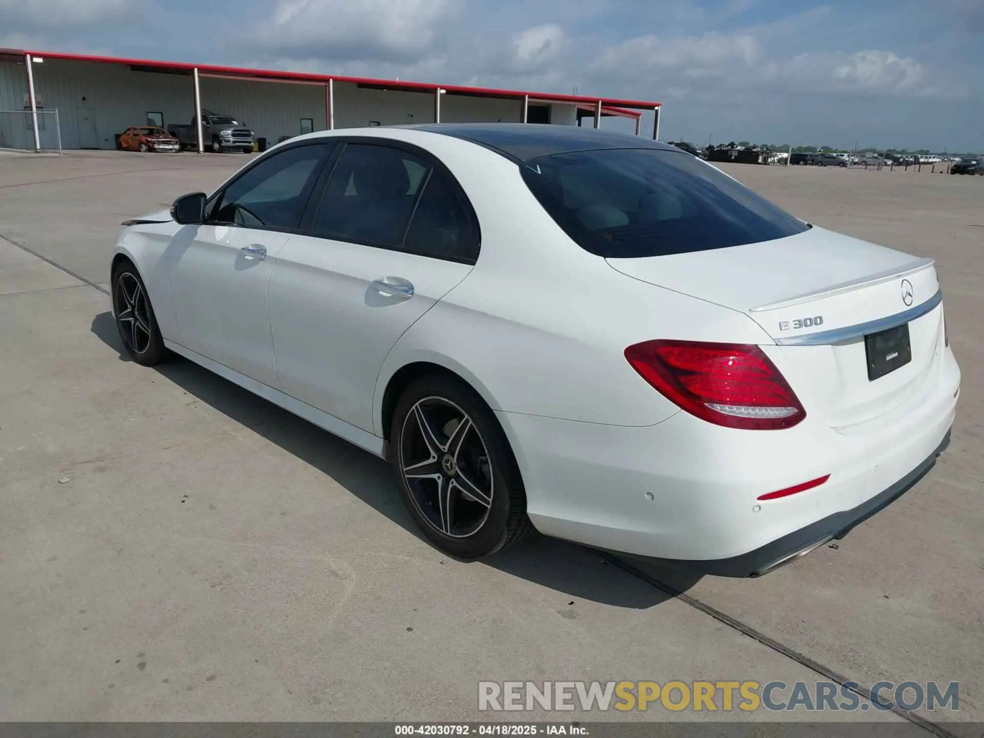 3 Photograph of a damaged car WDDZF4JBXKA504054 MERCEDES-BENZ E 300 2019