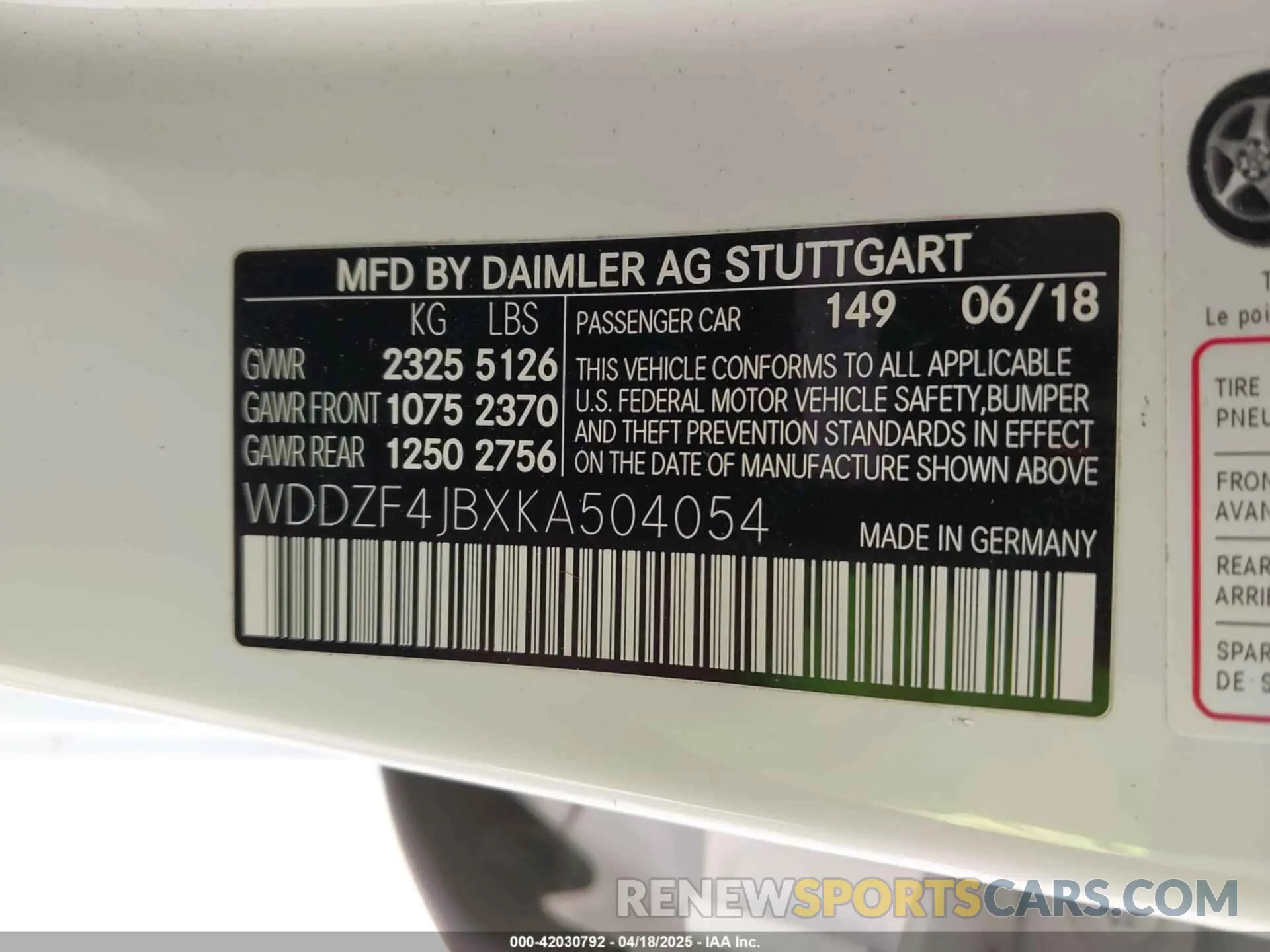 9 Photograph of a damaged car WDDZF4JBXKA504054 MERCEDES-BENZ E 300 2019