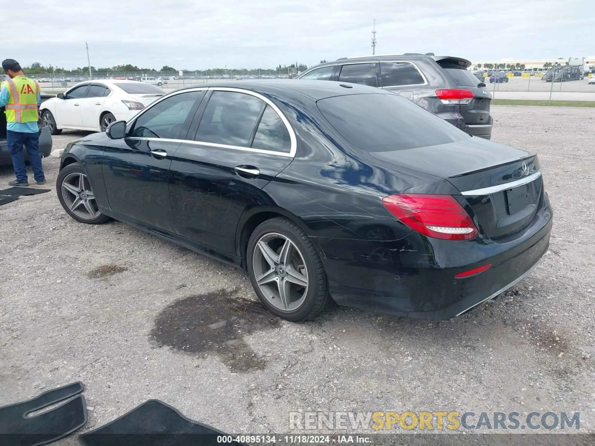 3 Photograph of a damaged car WDDZF4JBXKA521758 MERCEDES-BENZ E 300 2019