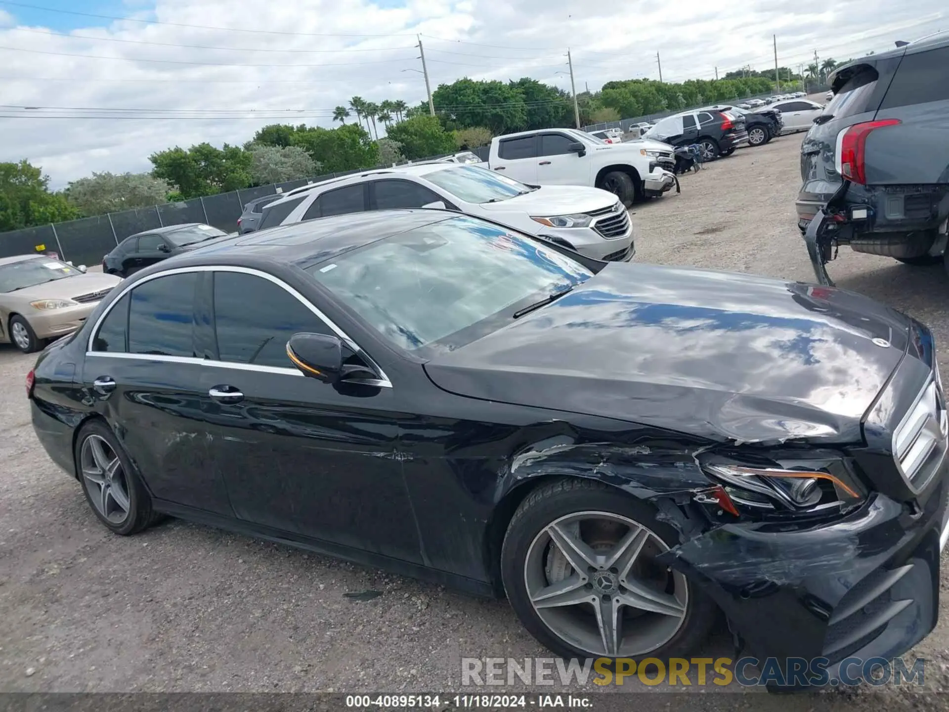 6 Photograph of a damaged car WDDZF4JBXKA521758 MERCEDES-BENZ E 300 2019