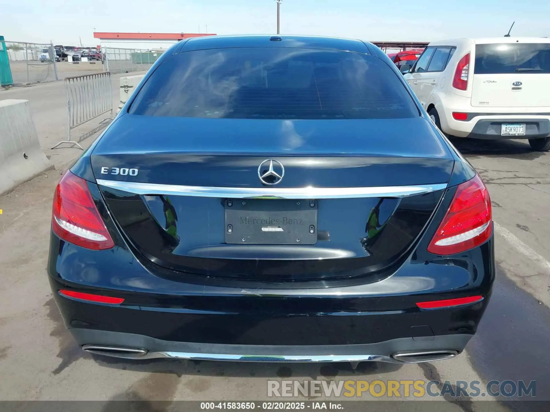 16 Photograph of a damaged car WDDZF4JBXKA549463 MERCEDES-BENZ E 300 2019