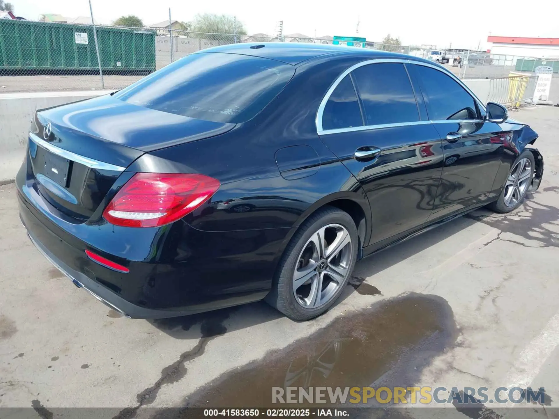 4 Photograph of a damaged car WDDZF4JBXKA549463 MERCEDES-BENZ E 300 2019