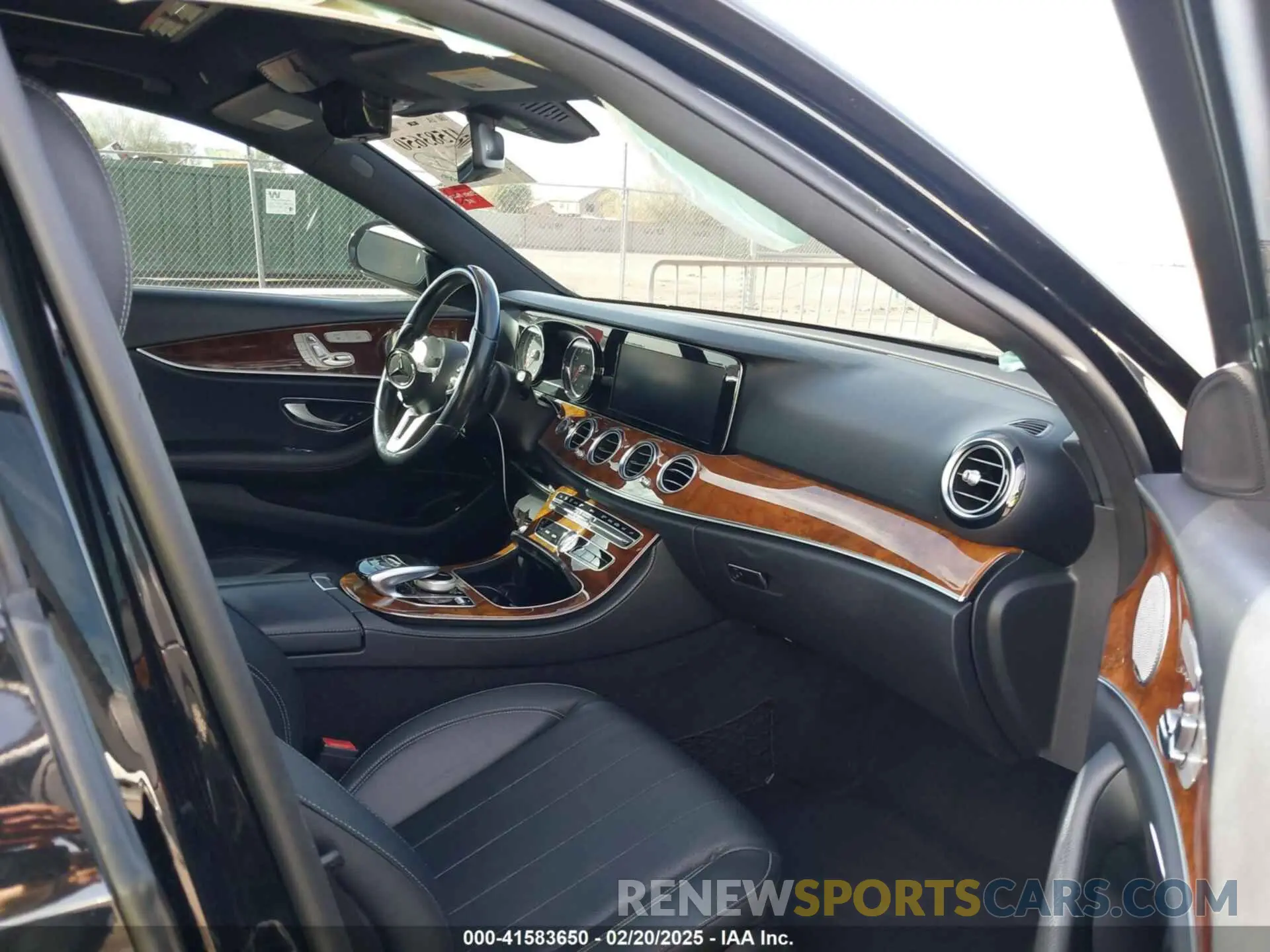 5 Photograph of a damaged car WDDZF4JBXKA549463 MERCEDES-BENZ E 300 2019