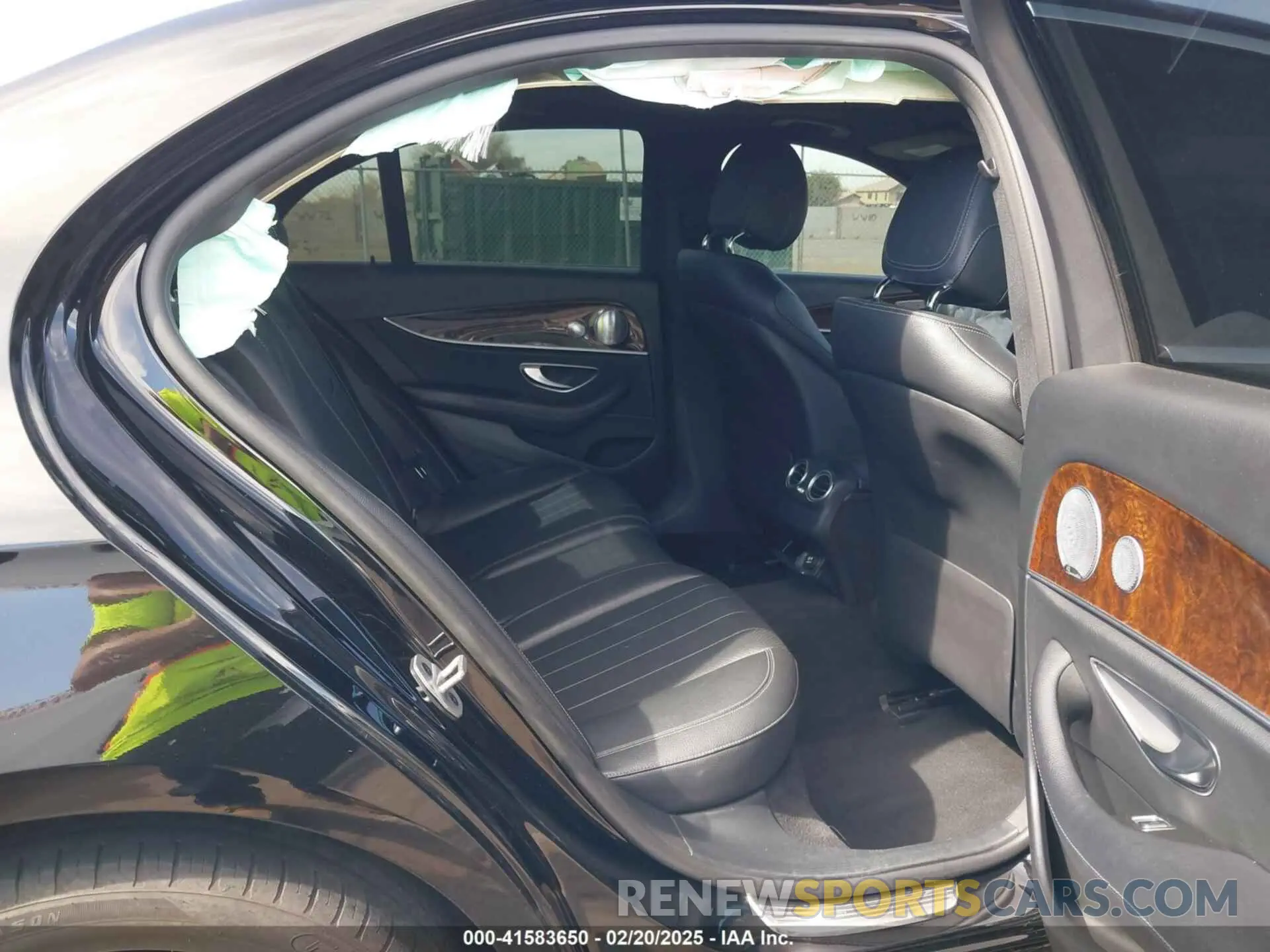 8 Photograph of a damaged car WDDZF4JBXKA549463 MERCEDES-BENZ E 300 2019