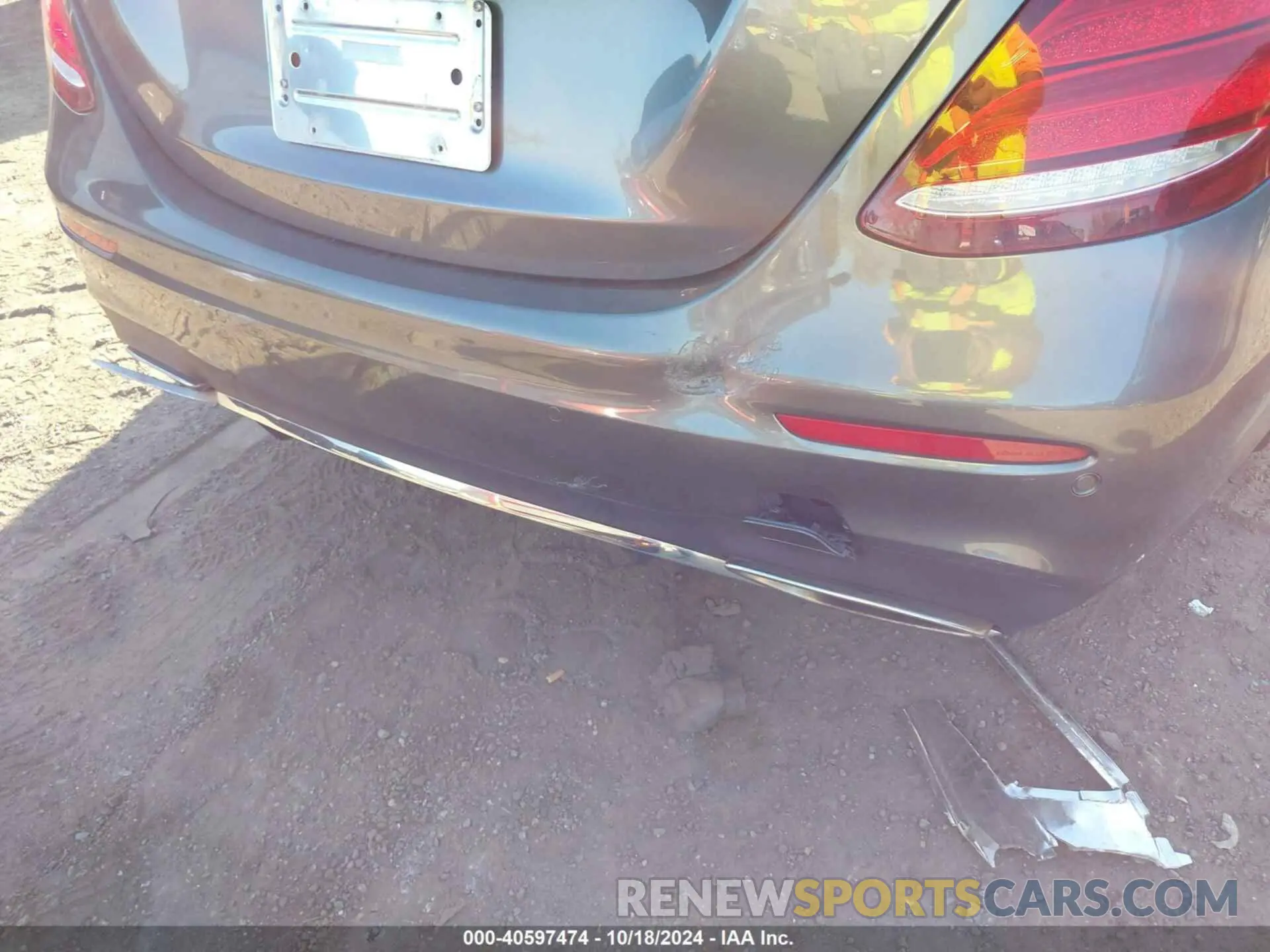 17 Photograph of a damaged car WDDZF4KB0KA512713 MERCEDES-BENZ E 300 2019