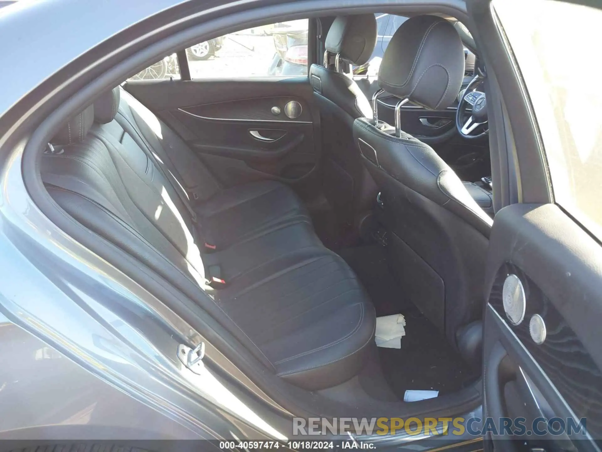 8 Photograph of a damaged car WDDZF4KB0KA512713 MERCEDES-BENZ E 300 2019