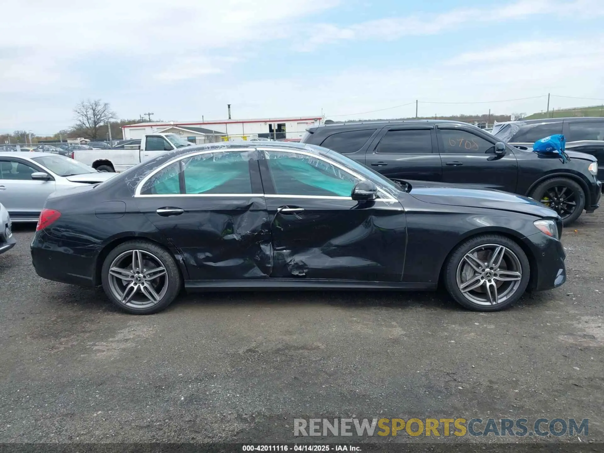 13 Photograph of a damaged car WDDZF4KB0KA545145 MERCEDES-BENZ E 300 2019
