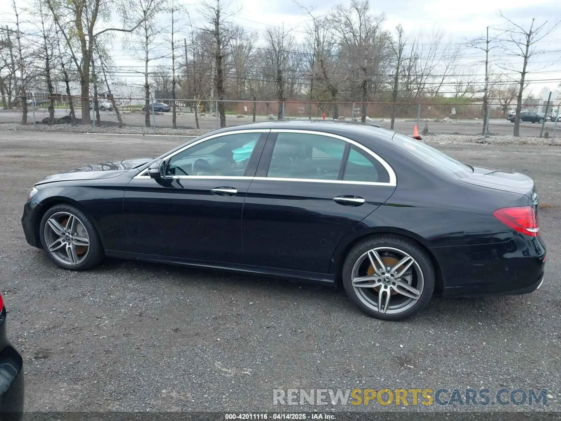 14 Photograph of a damaged car WDDZF4KB0KA545145 MERCEDES-BENZ E 300 2019