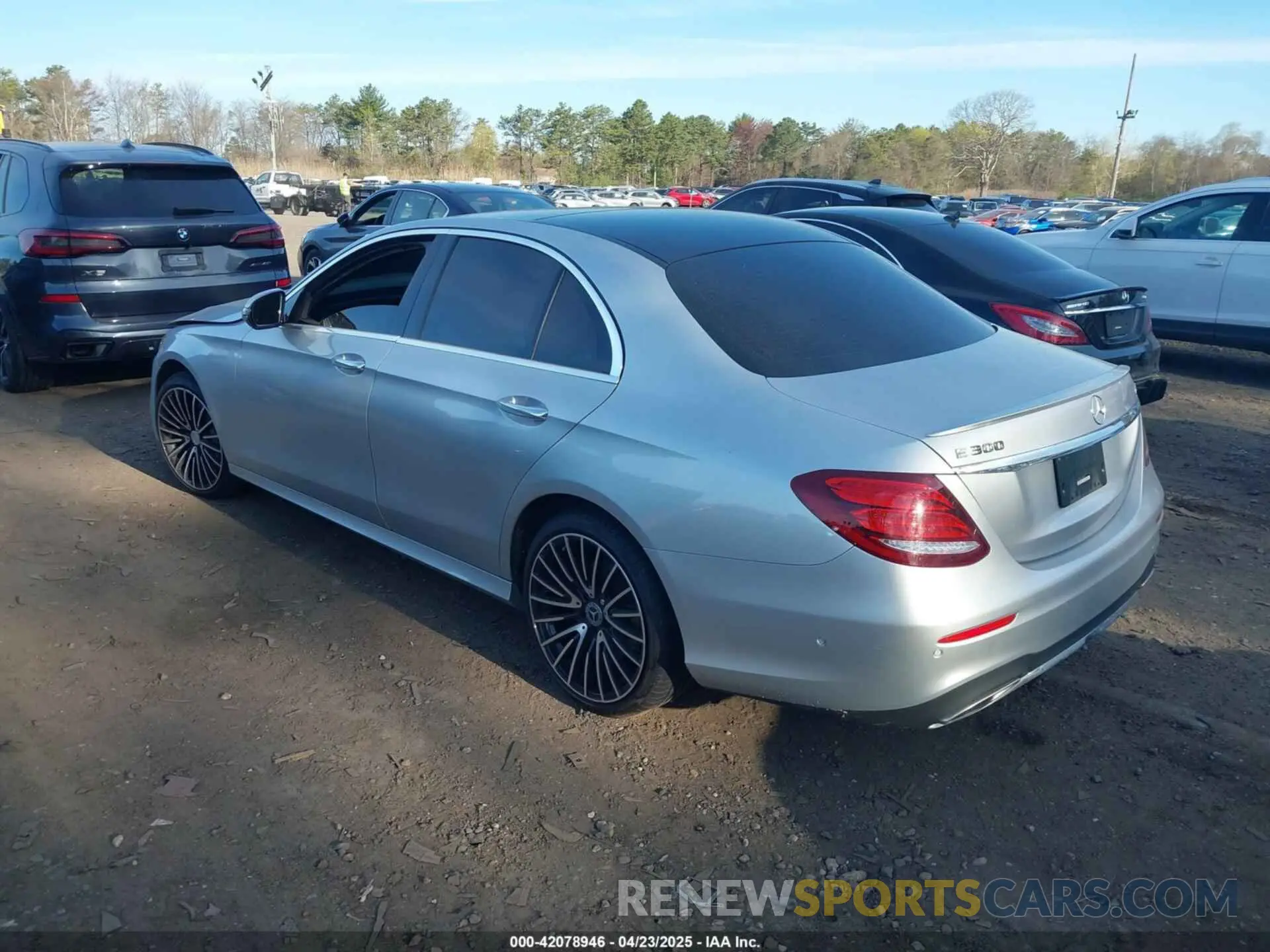 3 Photograph of a damaged car WDDZF4KB0KA588433 MERCEDES-BENZ E 300 2019