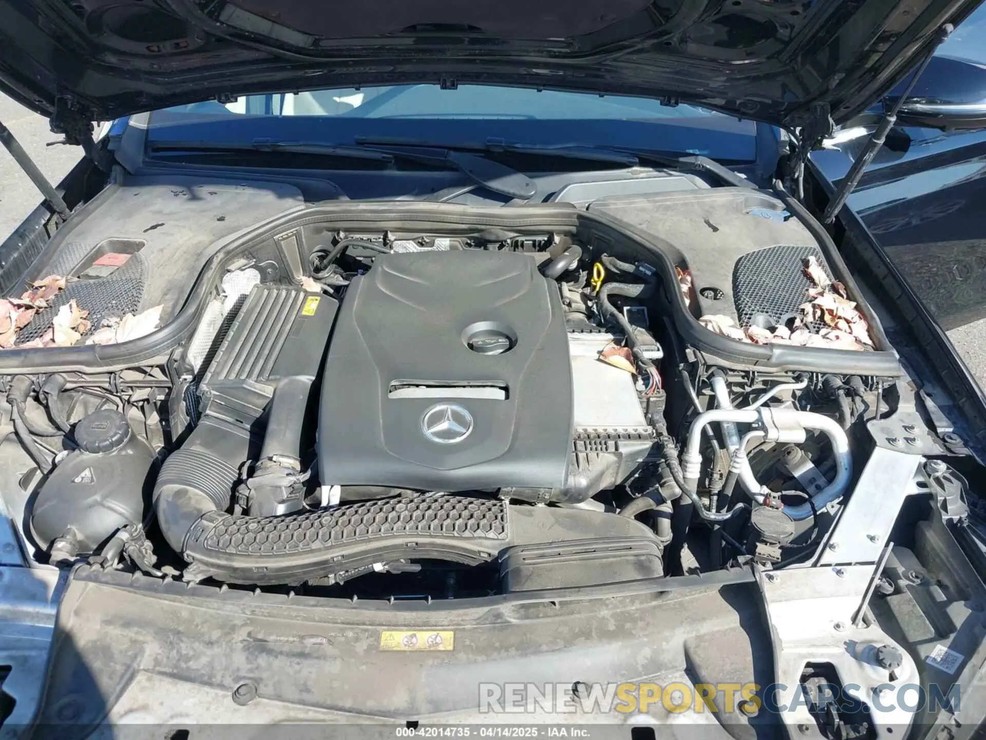 10 Photograph of a damaged car WDDZF4KB1KA522389 MERCEDES-BENZ E 300 2019