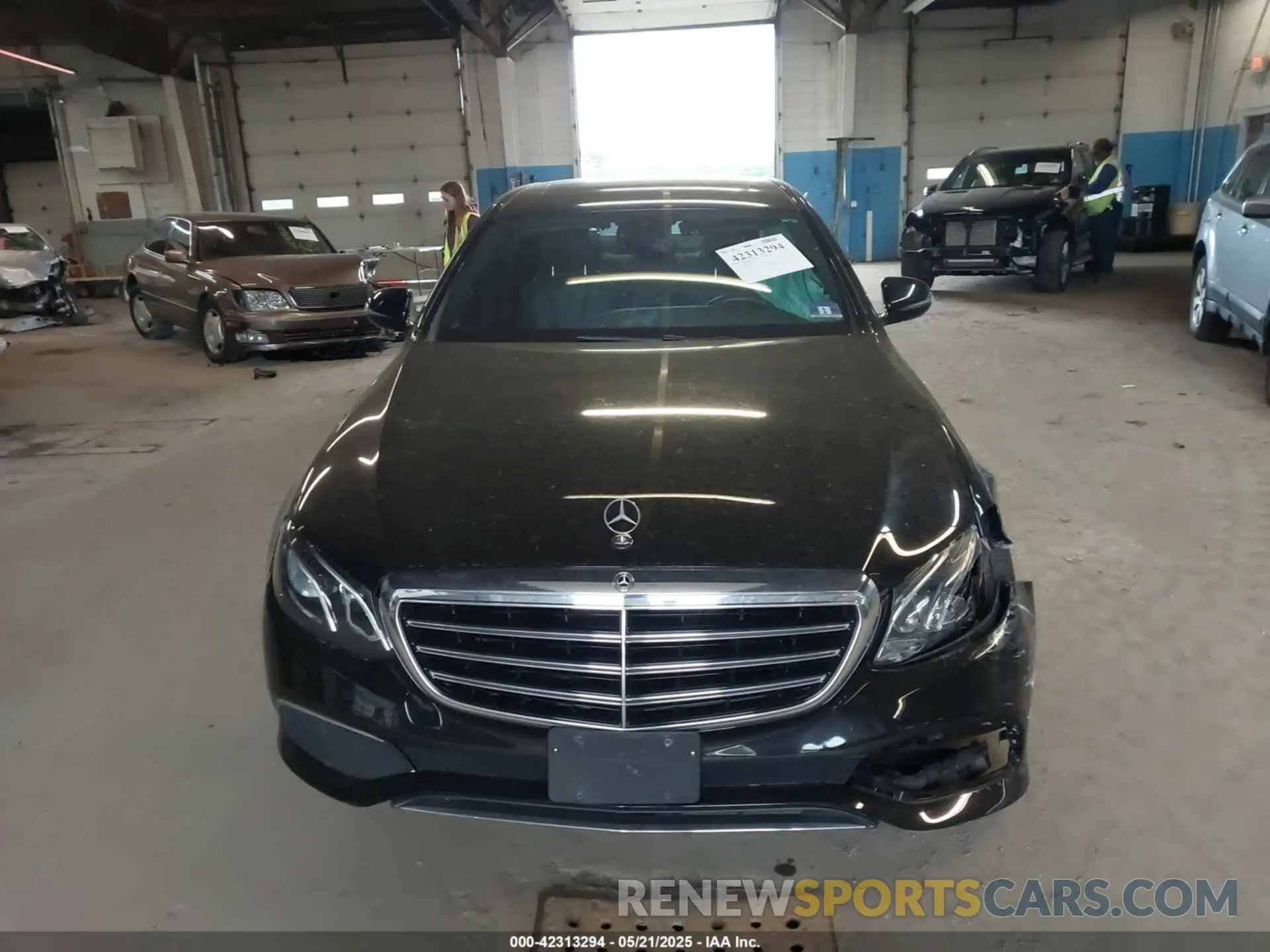 12 Photograph of a damaged car WDDZF4KB2KA577059 MERCEDES-BENZ E 300 2019