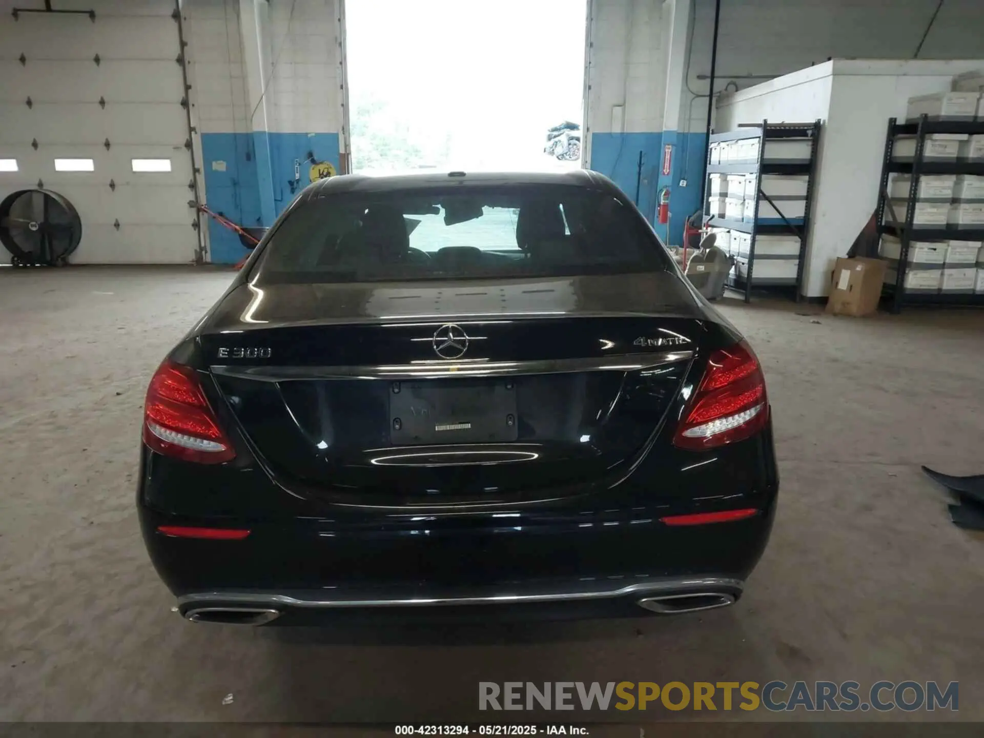 16 Photograph of a damaged car WDDZF4KB2KA577059 MERCEDES-BENZ E 300 2019