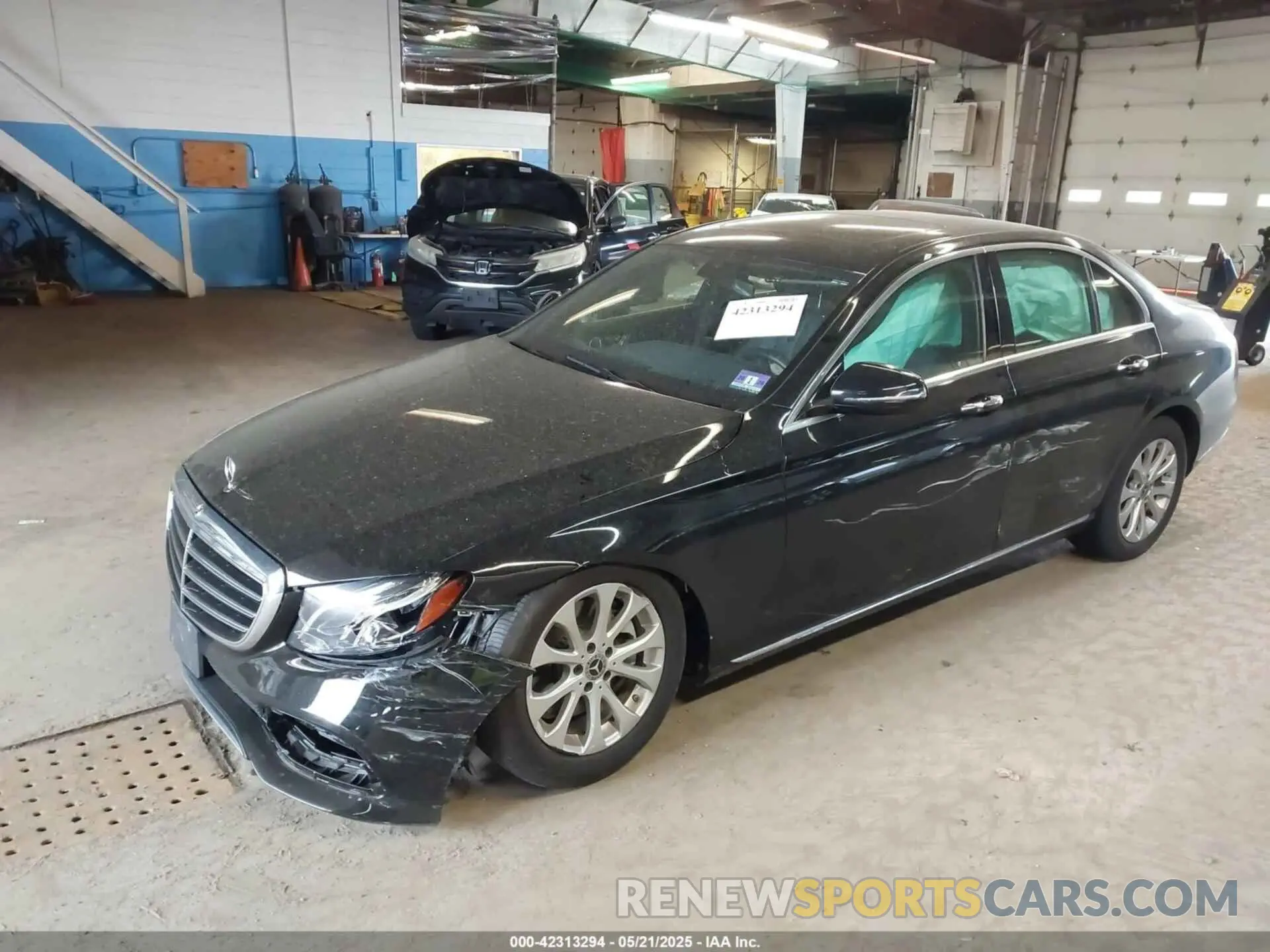 2 Photograph of a damaged car WDDZF4KB2KA577059 MERCEDES-BENZ E 300 2019