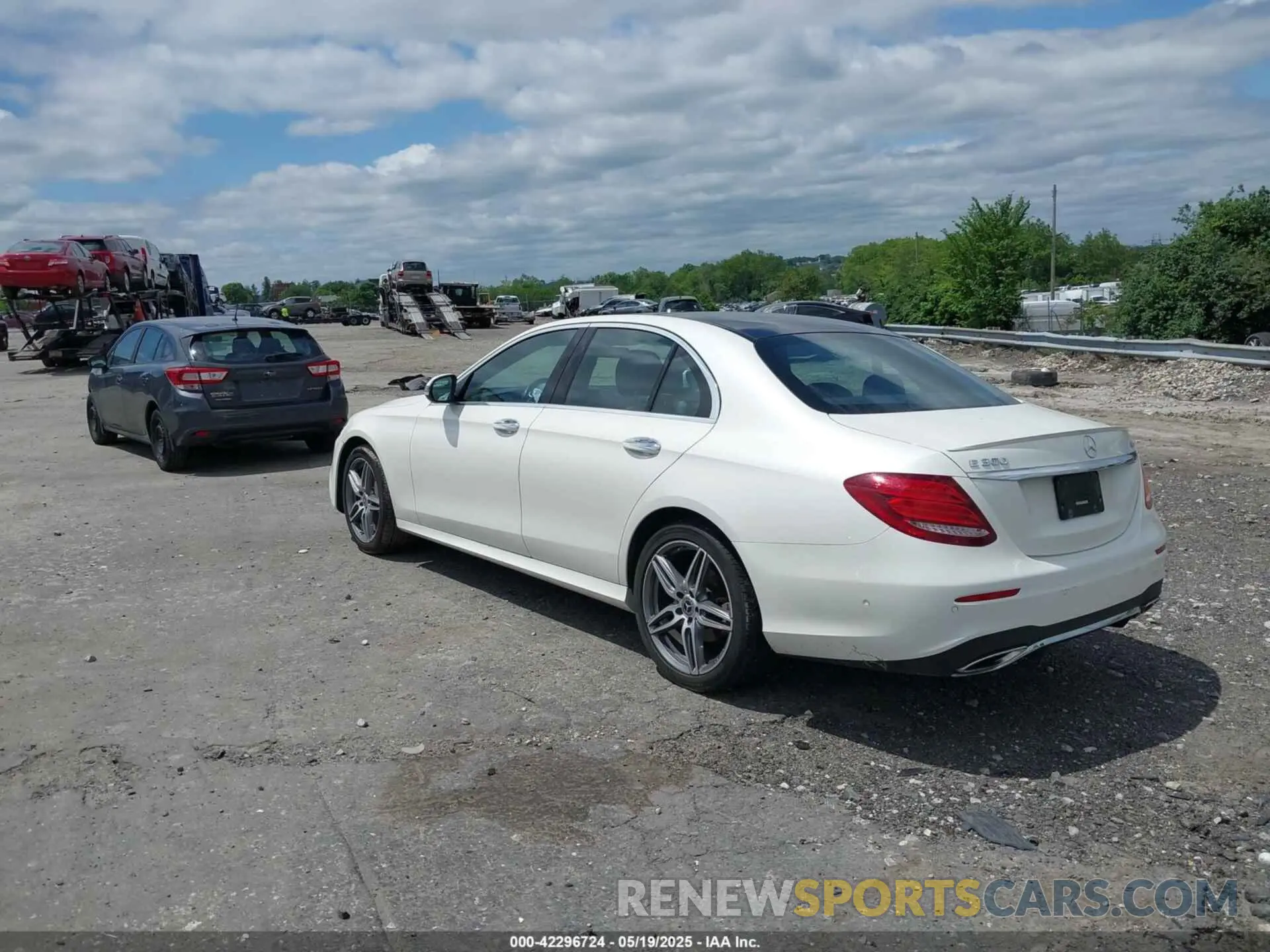 3 Photograph of a damaged car WDDZF4KB3KA525715 MERCEDES-BENZ E 300 2019