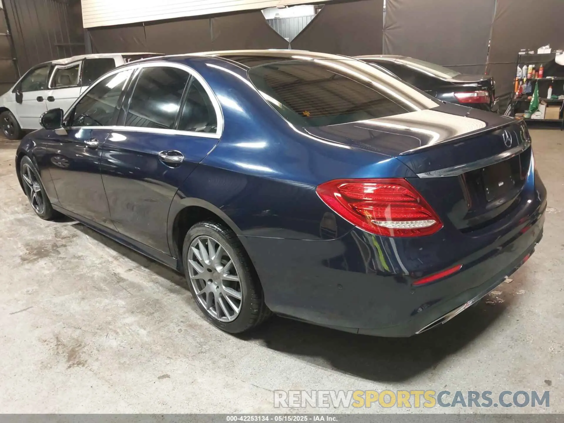 3 Photograph of a damaged car WDDZF4KB5KA563057 MERCEDES-BENZ E 300 2019