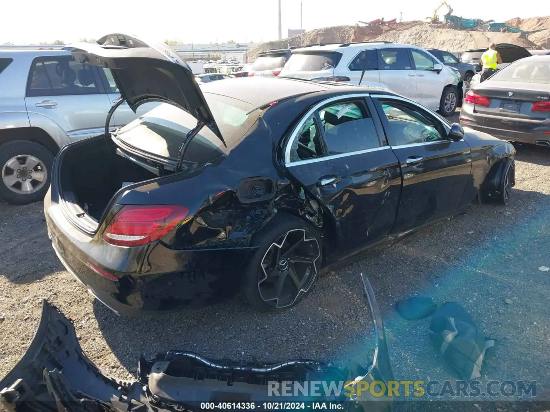 4 Photograph of a damaged car WDDZF4KB6KA508049 MERCEDES-BENZ E 300 2019