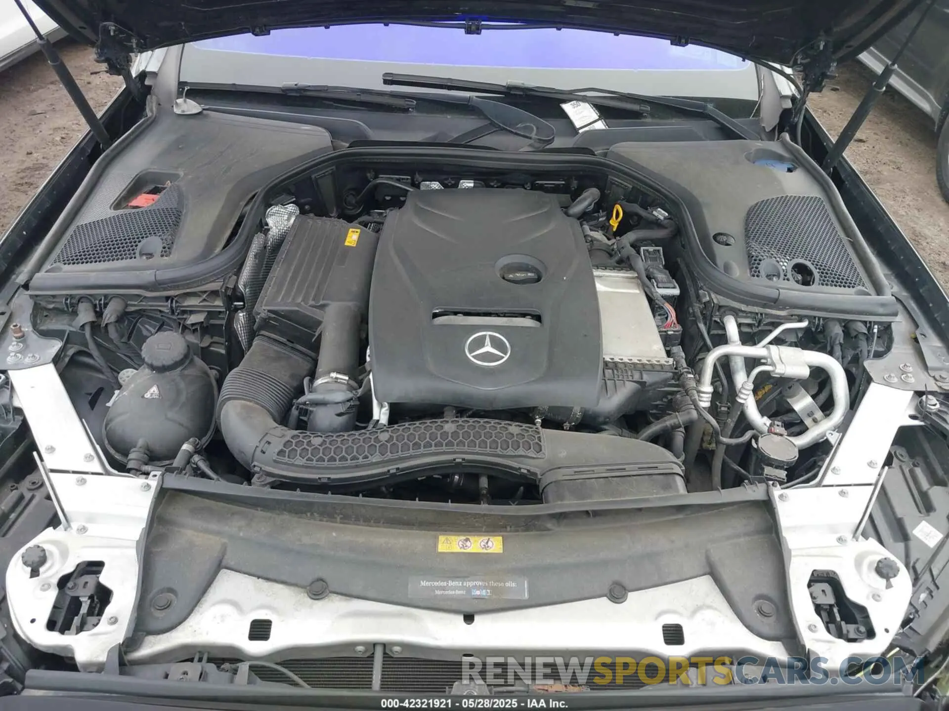 10 Photograph of a damaged car WDDZF4KB6KA625307 MERCEDES-BENZ E 300 2019