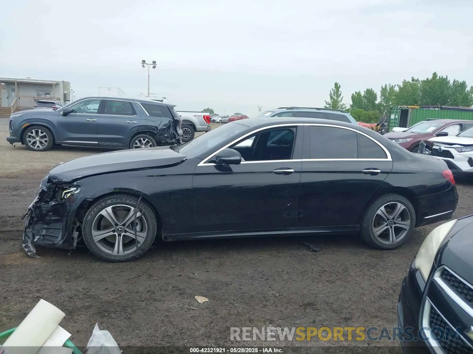 14 Photograph of a damaged car WDDZF4KB6KA625307 MERCEDES-BENZ E 300 2019