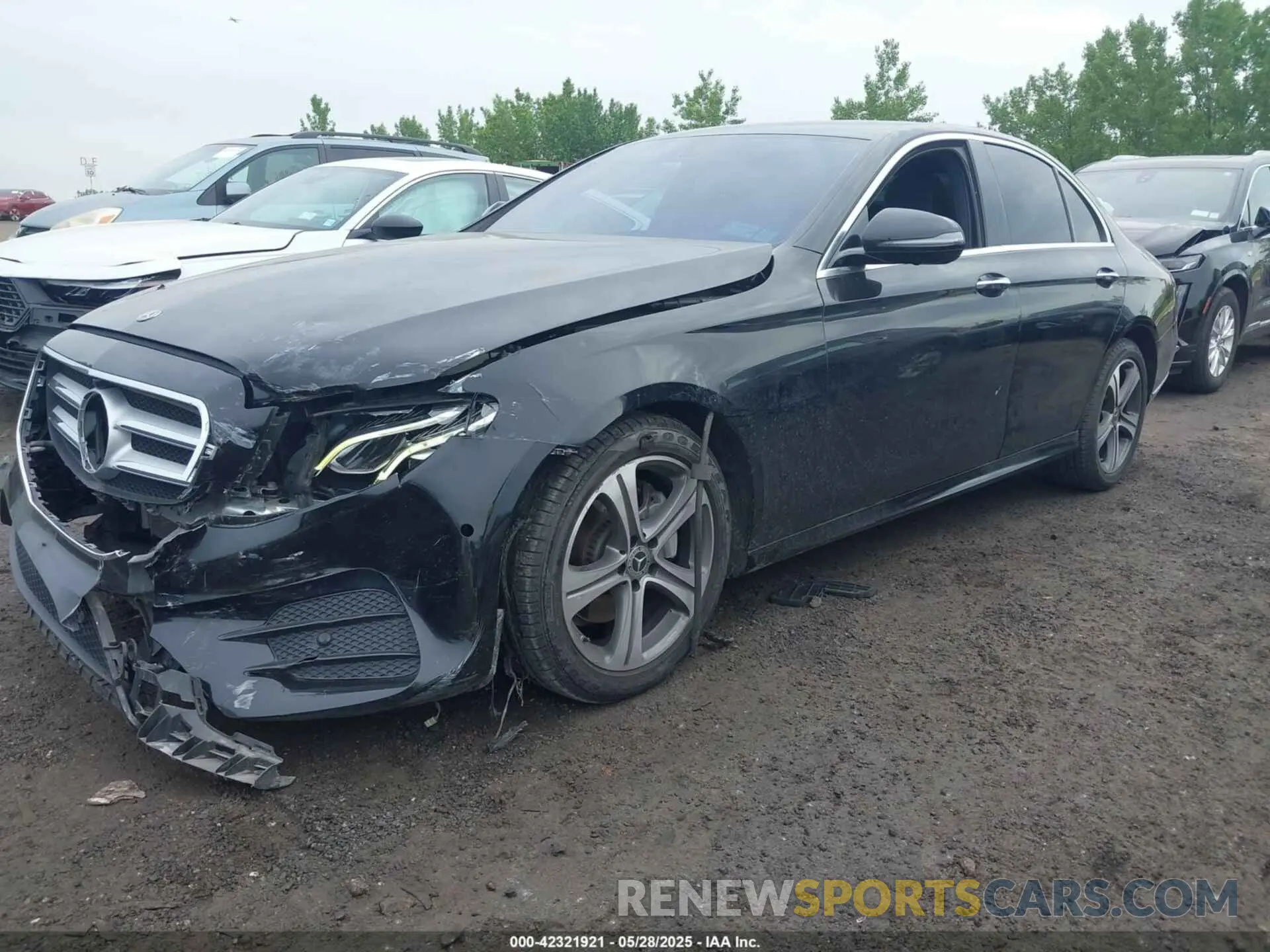 2 Photograph of a damaged car WDDZF4KB6KA625307 MERCEDES-BENZ E 300 2019