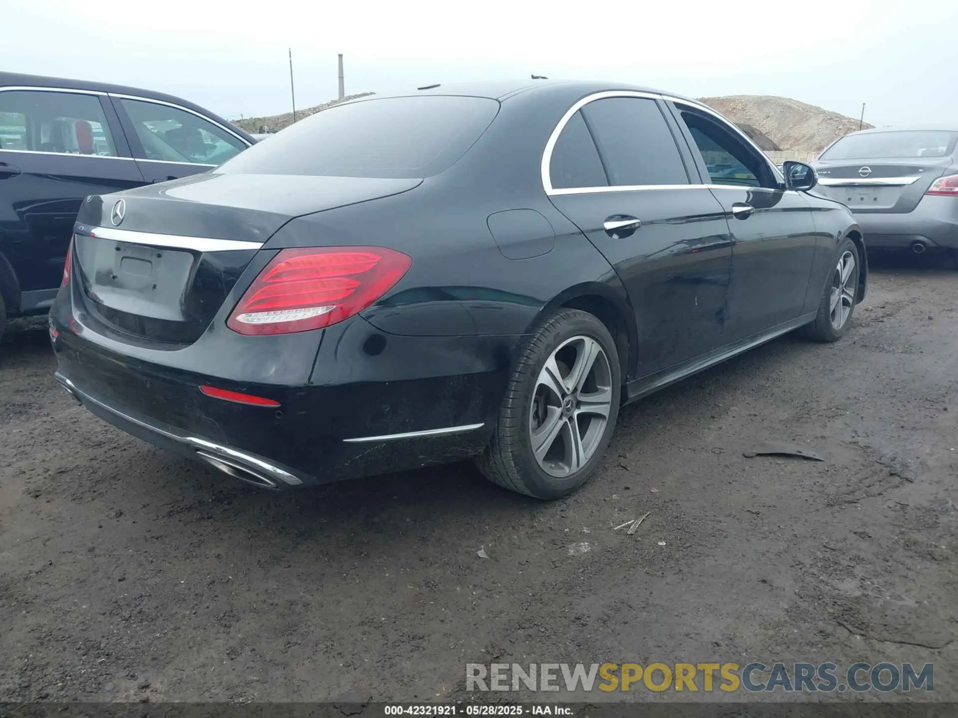 4 Photograph of a damaged car WDDZF4KB6KA625307 MERCEDES-BENZ E 300 2019