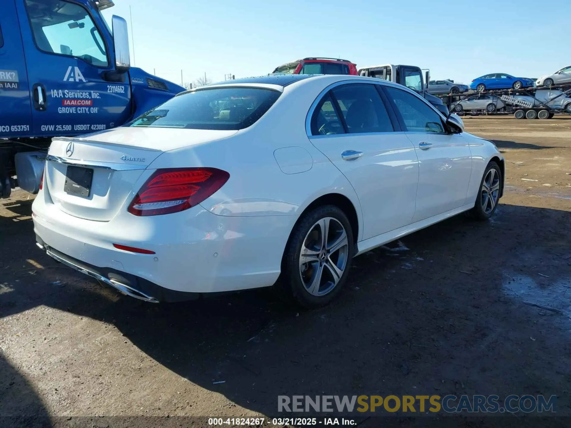 4 Photograph of a damaged car WDDZF4KB7KA544039 MERCEDES-BENZ E 300 2019