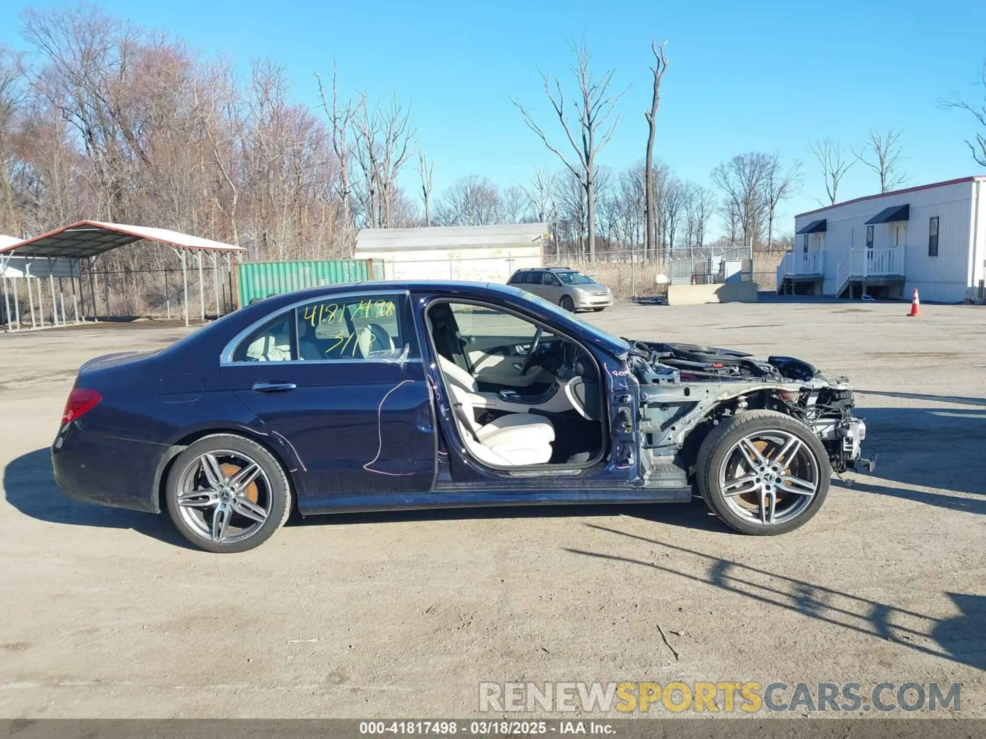 13 Photograph of a damaged car WDDZF4KB8KA592634 MERCEDES-BENZ E 300 2019