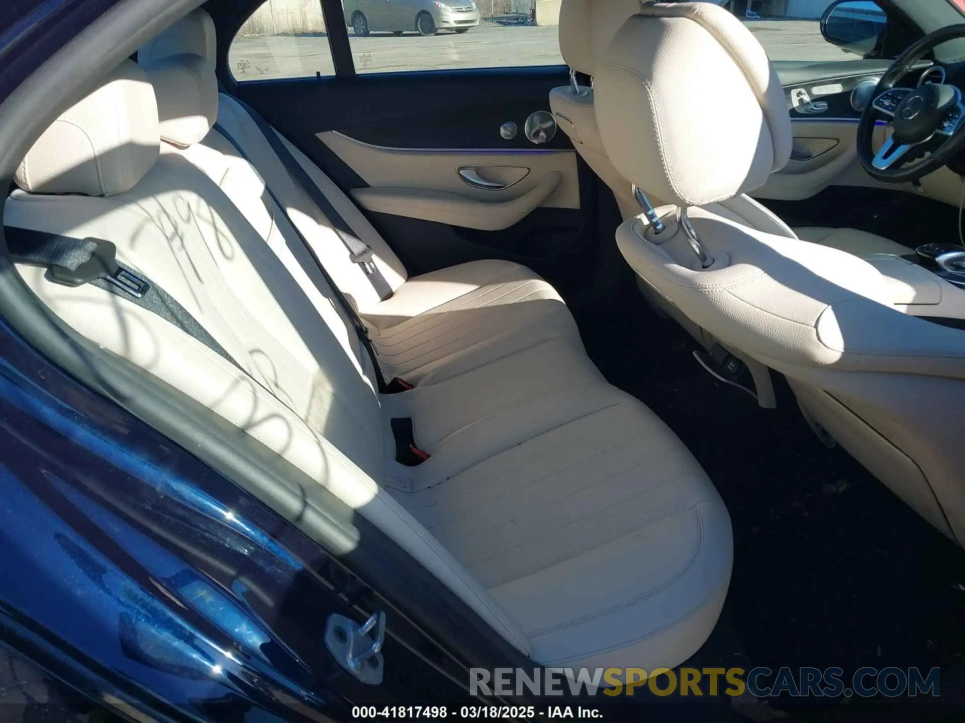 8 Photograph of a damaged car WDDZF4KB8KA592634 MERCEDES-BENZ E 300 2019