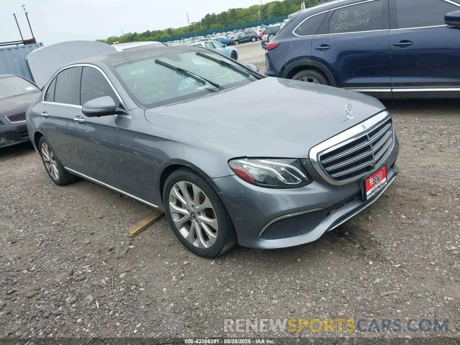 1 Photograph of a damaged car WDDZF4KB9KA575468 MERCEDES-BENZ E 300 2019