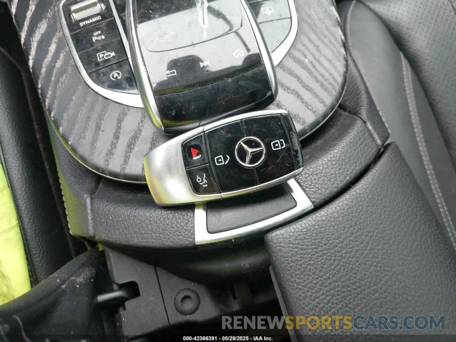 11 Photograph of a damaged car WDDZF4KB9KA575468 MERCEDES-BENZ E 300 2019