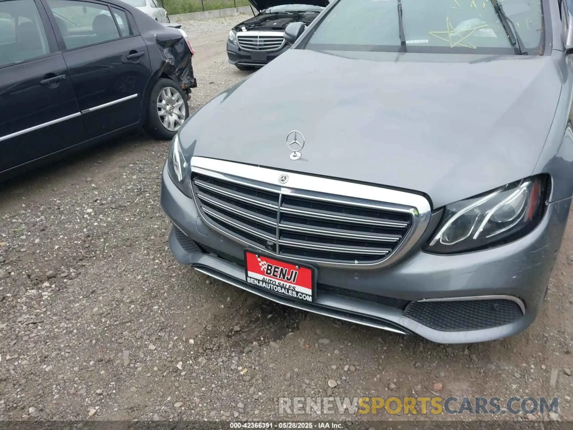 12 Photograph of a damaged car WDDZF4KB9KA575468 MERCEDES-BENZ E 300 2019